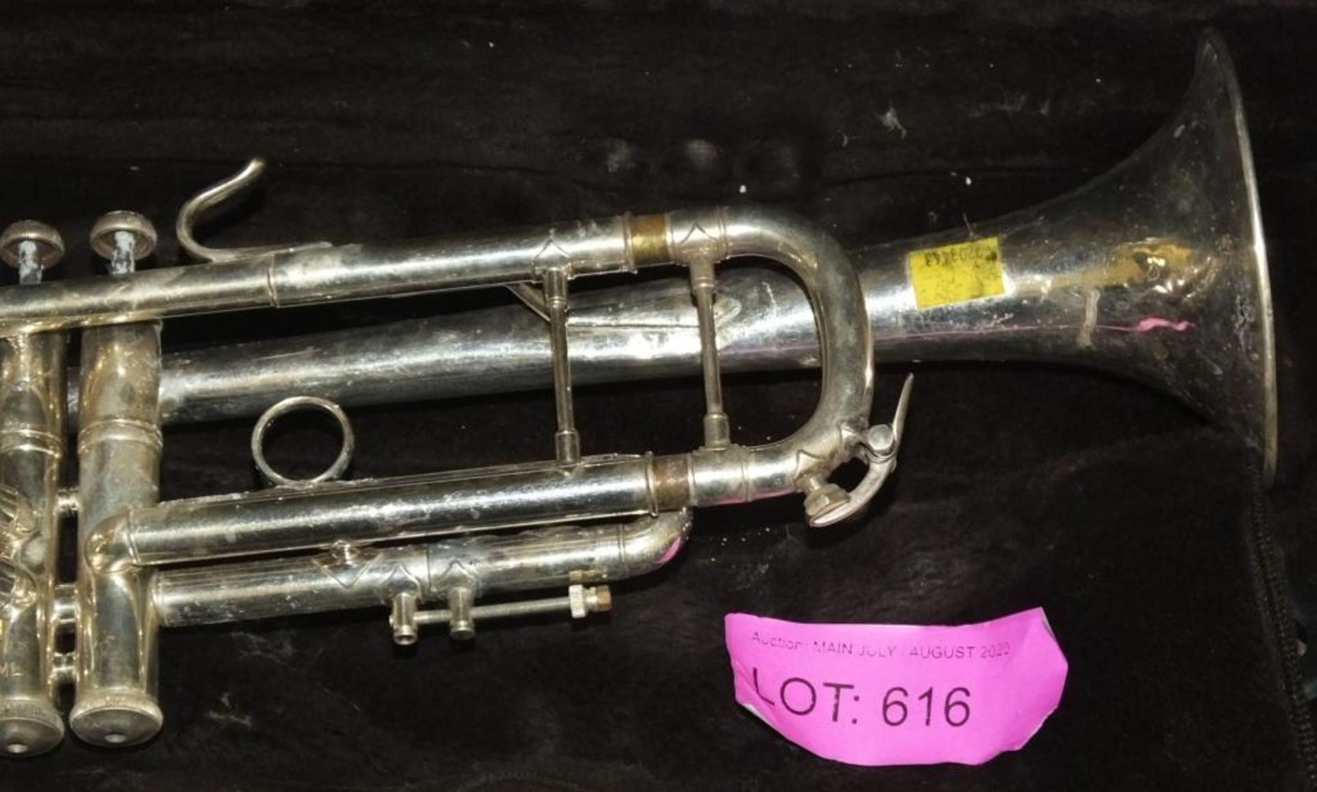 Bach Stradivrius 37 Trumpet - Cased in need of repair - Bild 3 aus 4