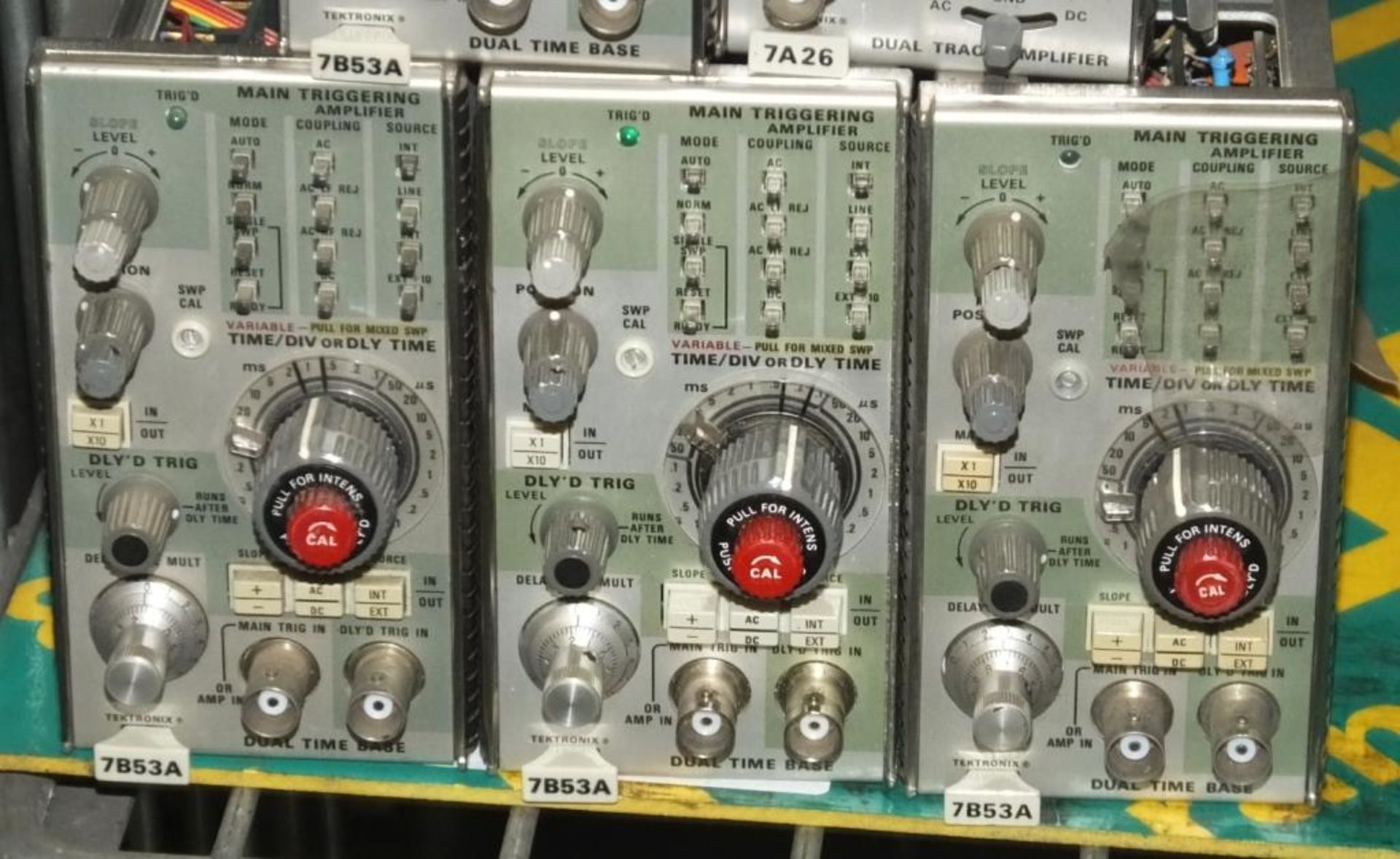 5x Tektronix plug in modules - 2x 7B53A, 2x 7B53A, 1x 7A26 - Image 3 of 3