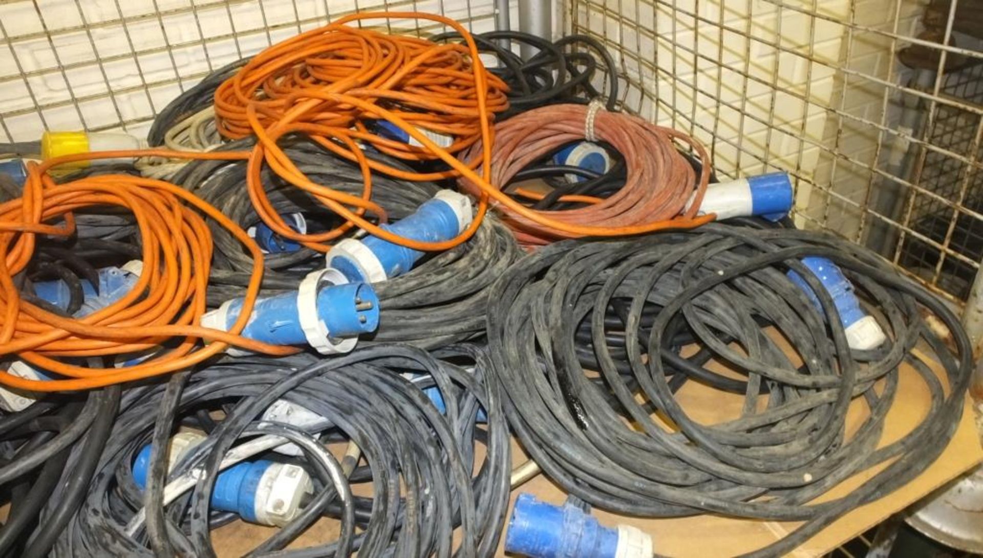 20x Various Lengths mixed voltages External Extension Cables - Image 3 of 3