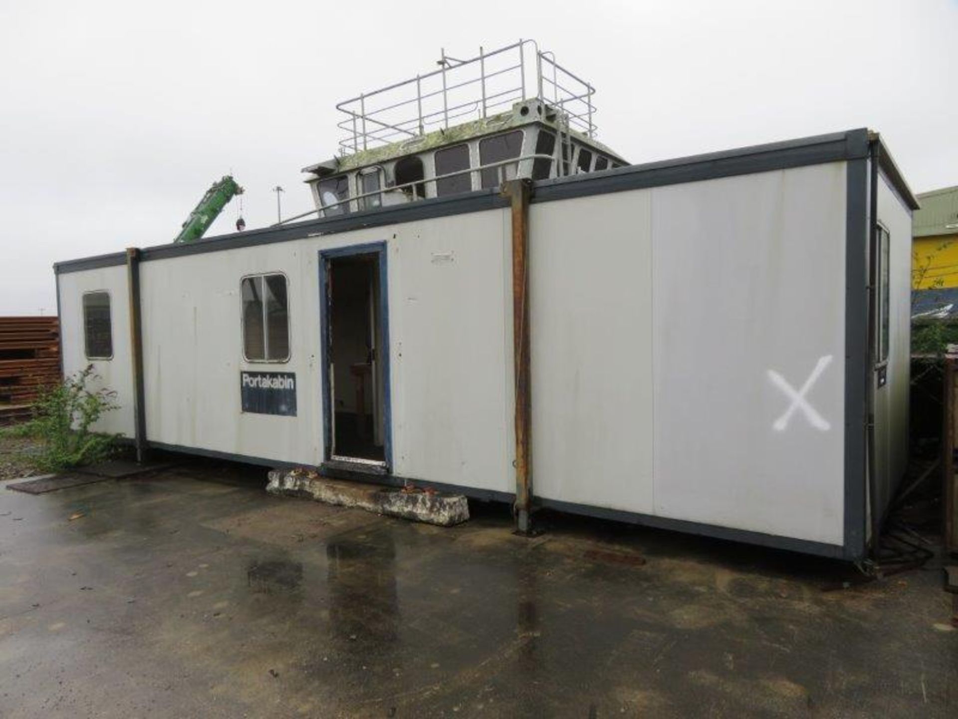 Large Cabin - 10.3M L x 3.1M wide x 2.7M high - LOCATED IN SOUTHAMPTON - OWN COLLECTION PREFERRED