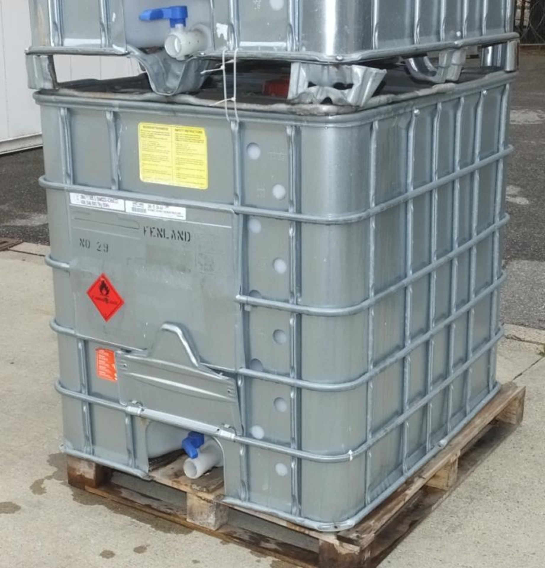 2x Schutz SX EX metal clad and frame IBC 1000LTR plastic containers - Image 2 of 4