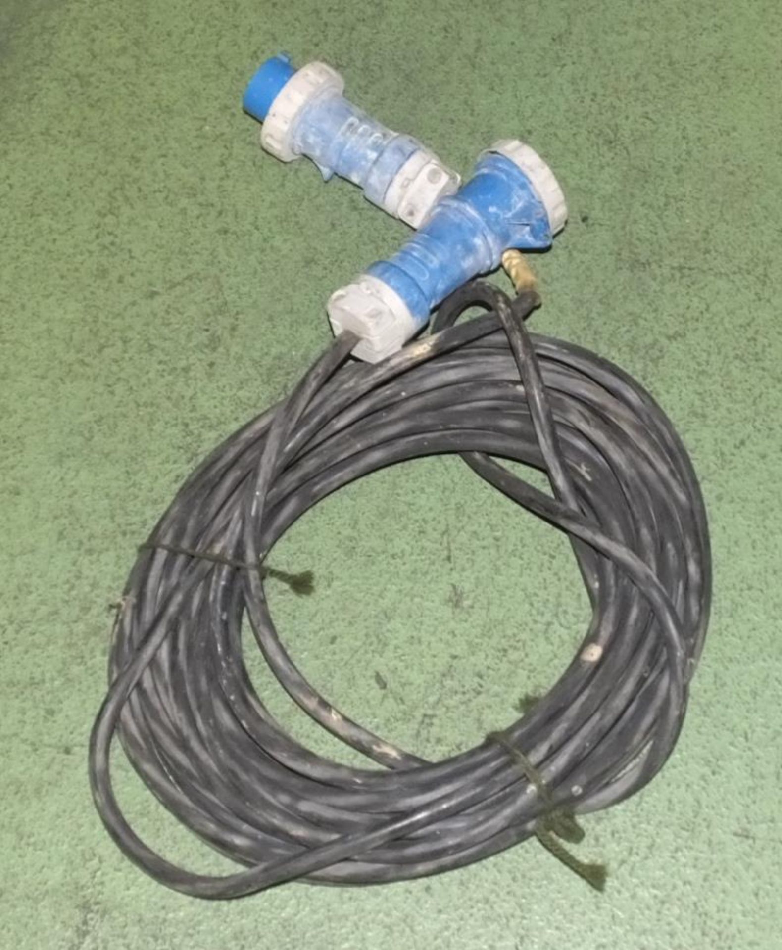 20x Various Lengths 240v External Extension Cables - Image 2 of 2