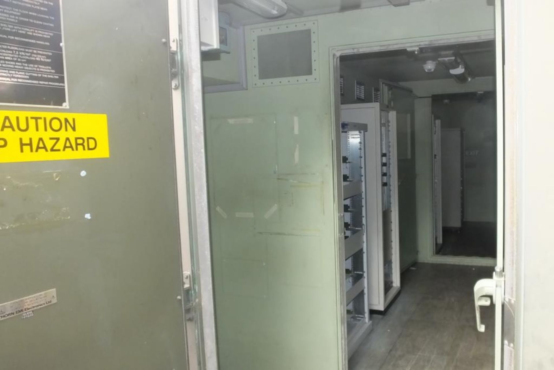 30ft Communication cabin - 19 inch racks, internal doors - LOCATED AT OUR SKEGNESS SITE - Image 5 of 24