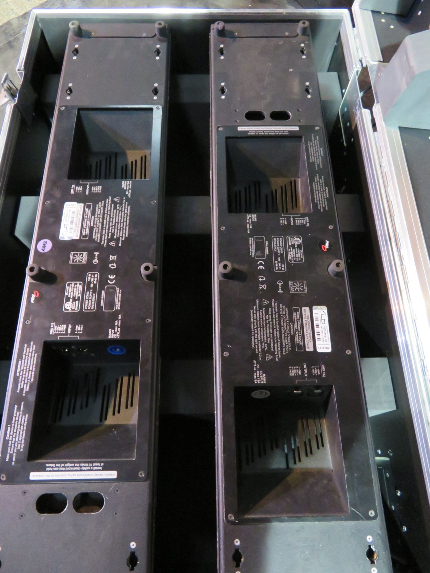 Pair of Robe CycFX8 in twin flightcase - Power hours: 7320 & 9762 - working - Image 7 of 11