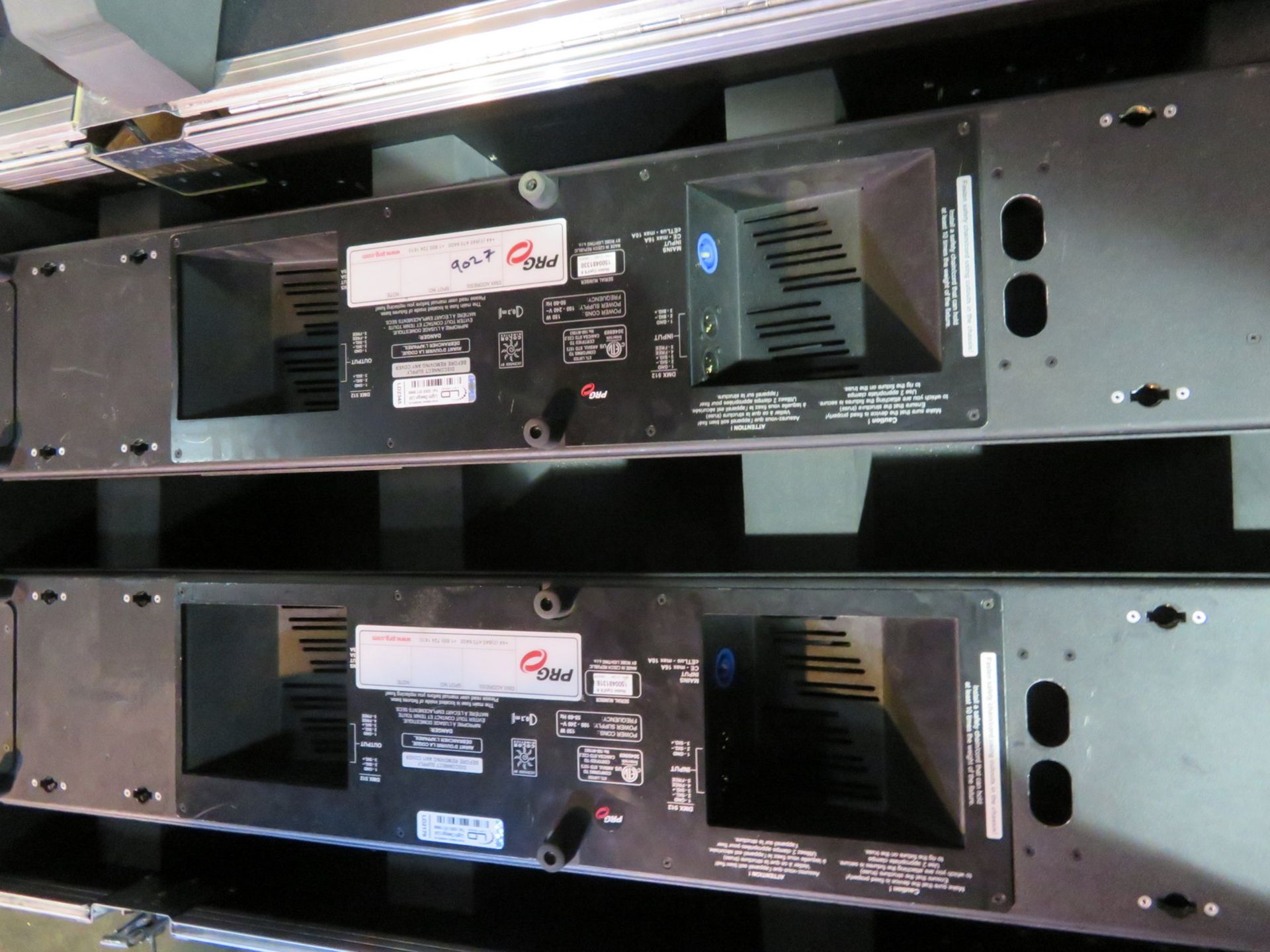 Pair of Robe CycFX8 in twin flightcase - Power hours: 9155 & 9037 - working - Image 8 of 11