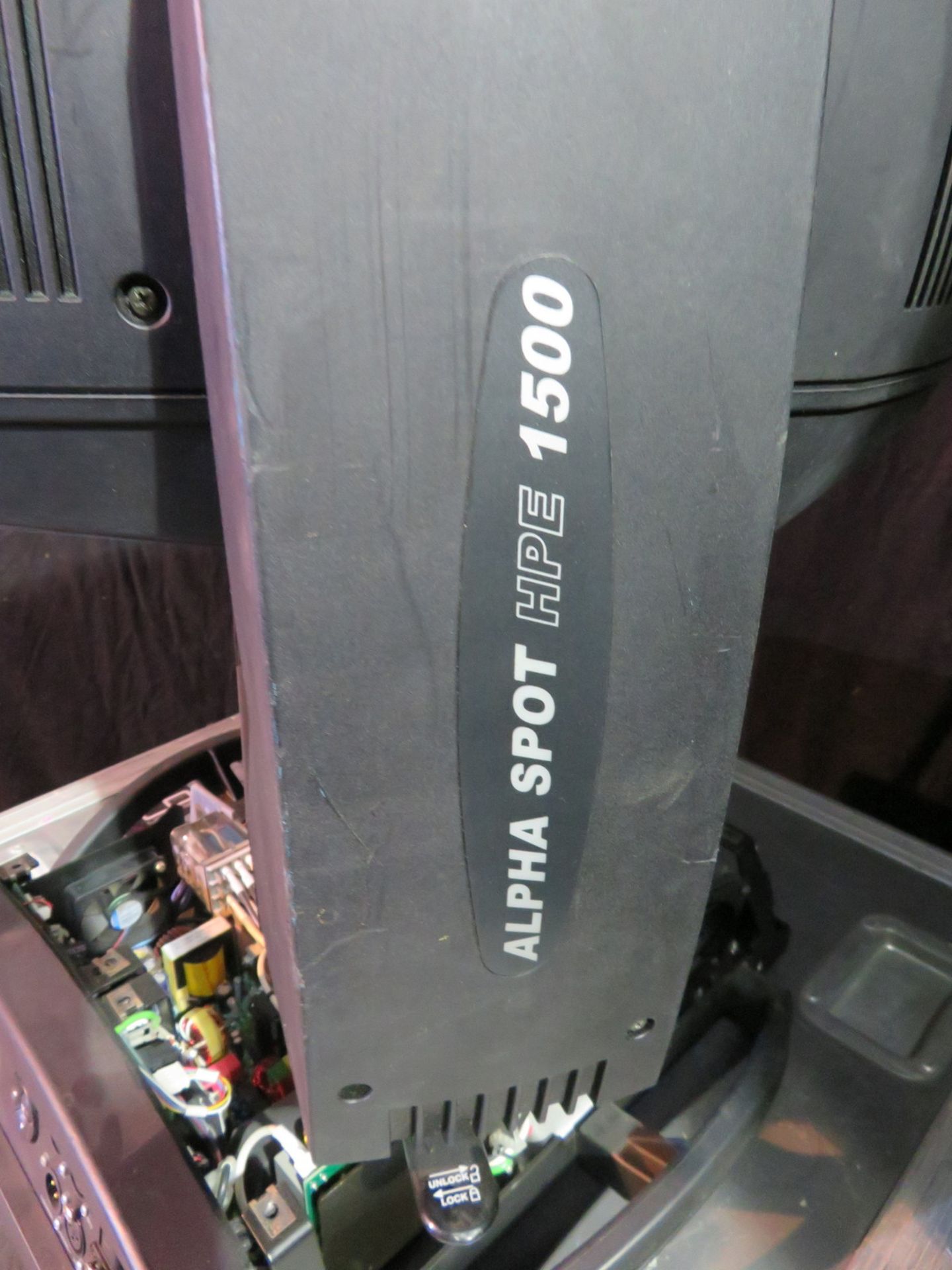 Single Clay Paky Alpha Spot HPE 1500 in flightcase - Missing ballast and casing - Image 5 of 10