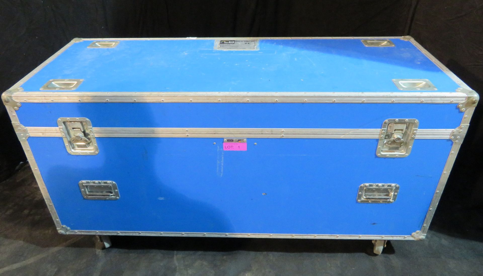 Pair of Clay Paky Alpha Spot HPE 1500 in twin flightcase - Image 12 of 12