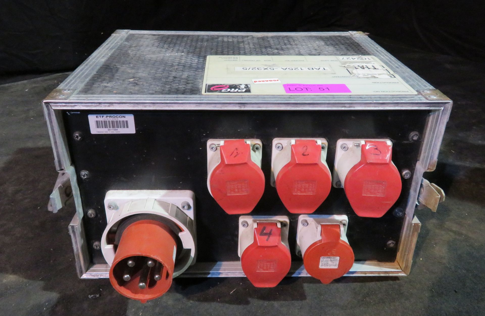 125A 3 phase racked power distribution - 5x 32A 3 phase outputs