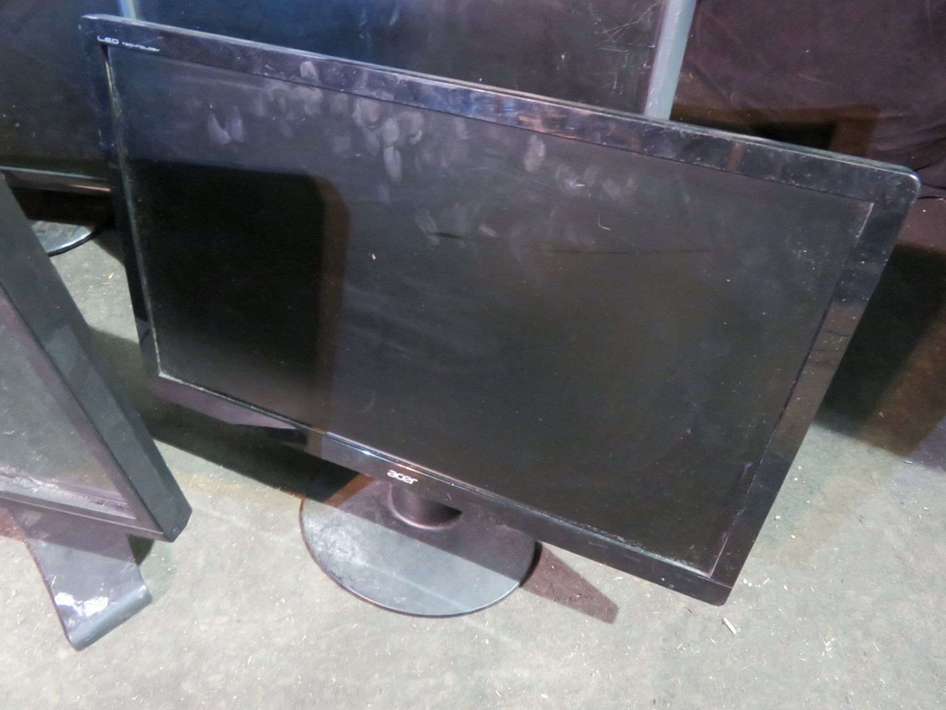 6 x LCD computer monitors of various makes and sizes. Including Dell, Acer and Iiyama. - Image 4 of 7