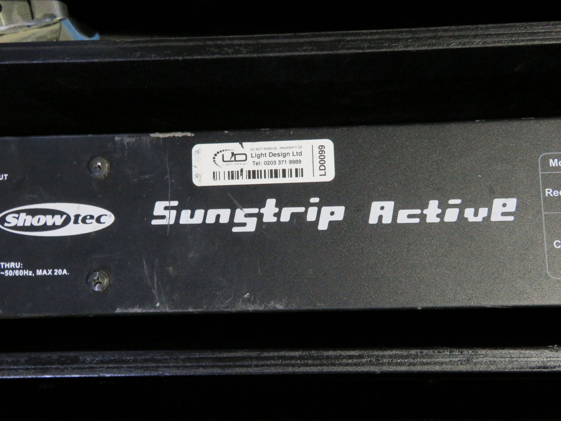 Six Showtec Sunstrip Active in 8 way Five star flightcase - Image 4 of 10