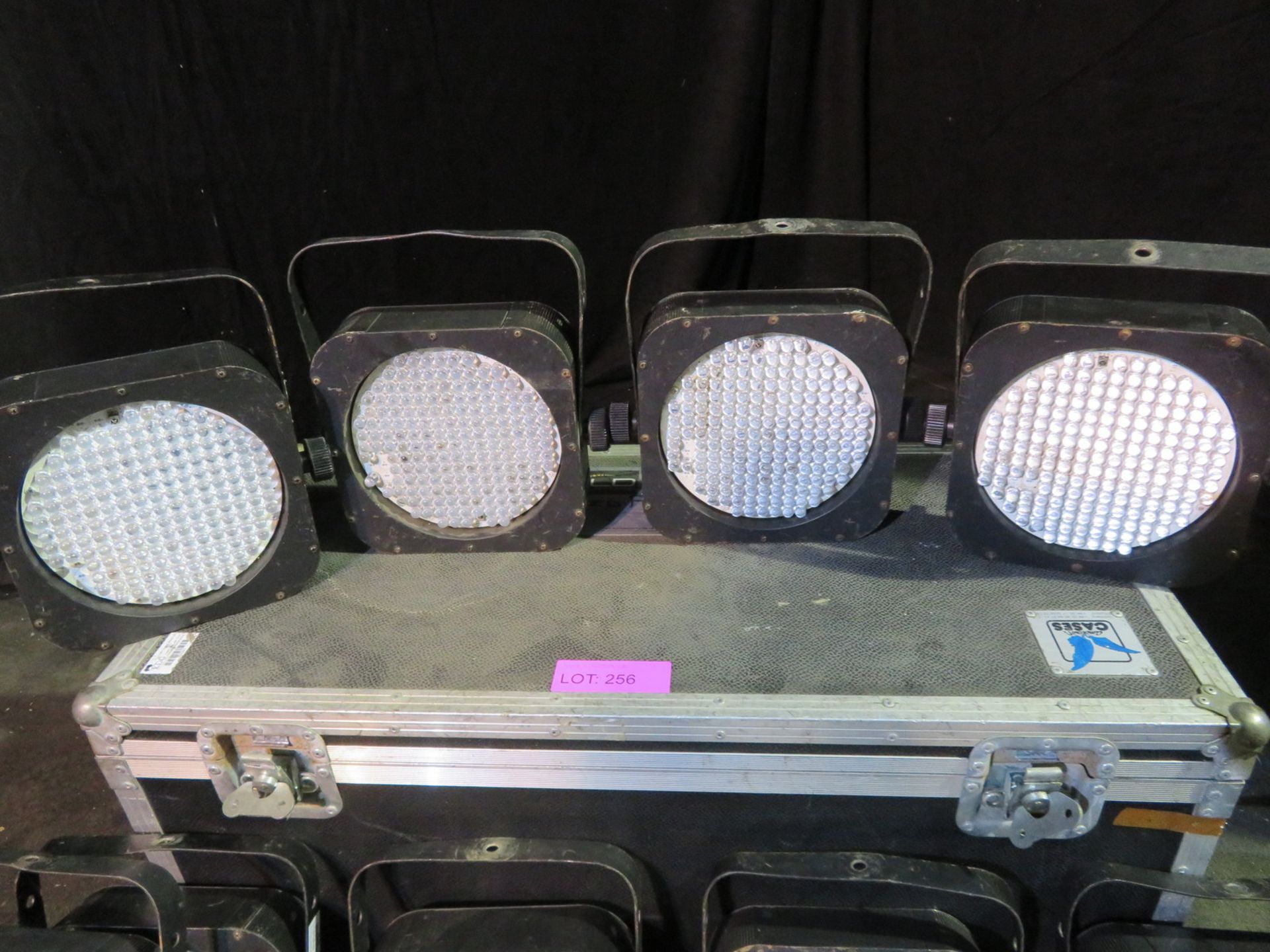 14x LED technologies Zoom flat LED par cans. Some with LEDs missing. Comes in flightcase - Image 4 of 8