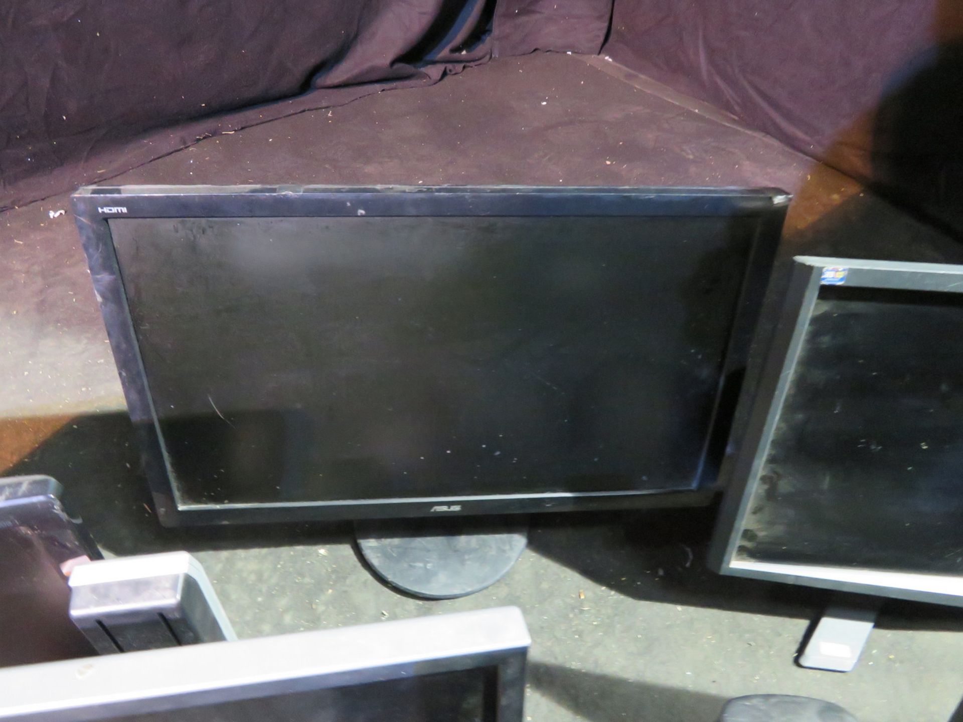 6 x LCD computer monitors of various makes and sizes. Including Dell, Acer and Iiyama. - Image 7 of 7