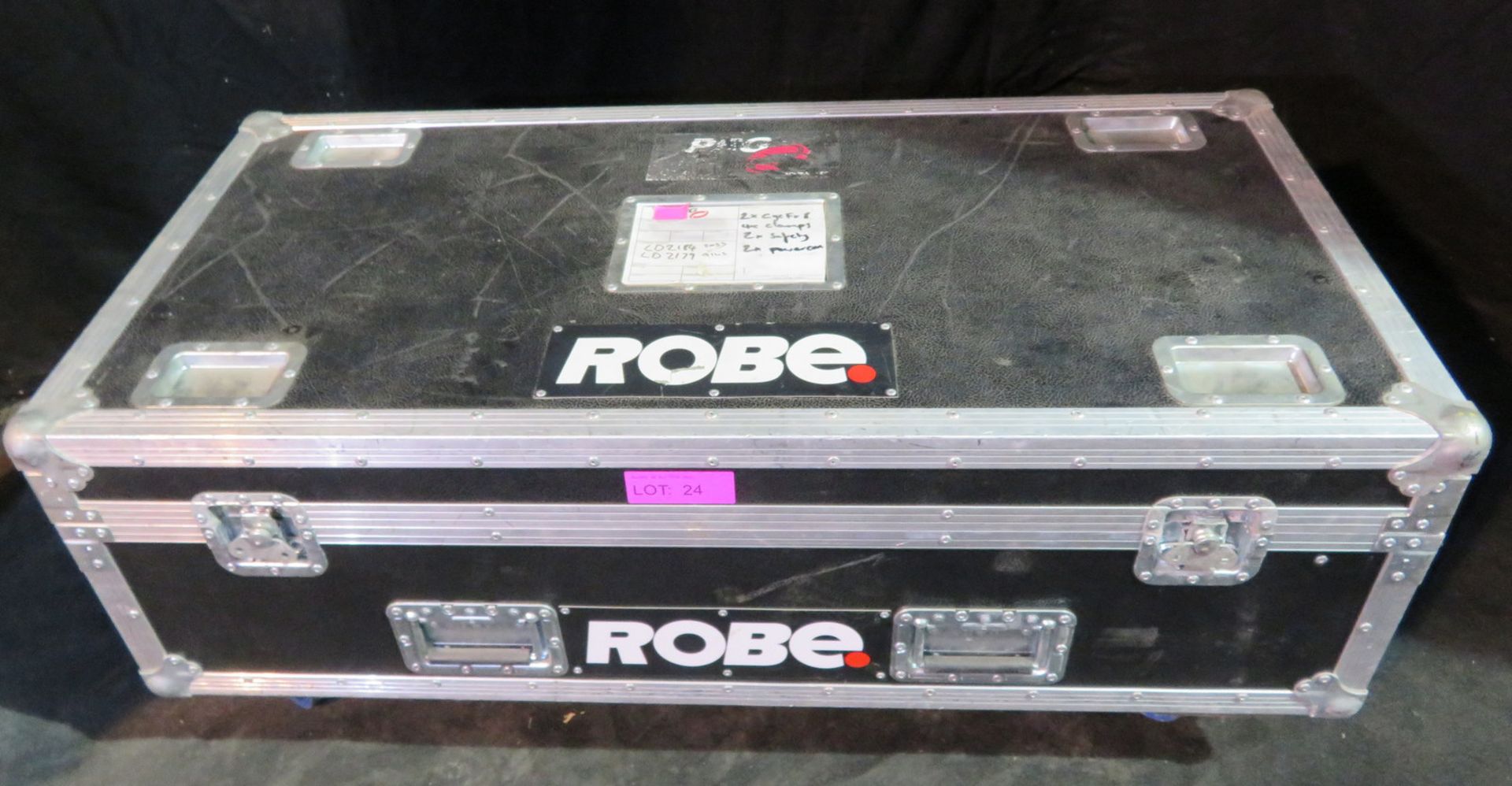 Pair of Robe CycFX8 in twin flightcase - Power hours: 9155 & 9037 - working - Image 11 of 11