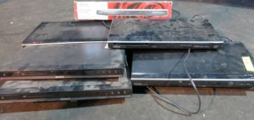 9x Various DVD players. Brands including Toshiba and Sony.