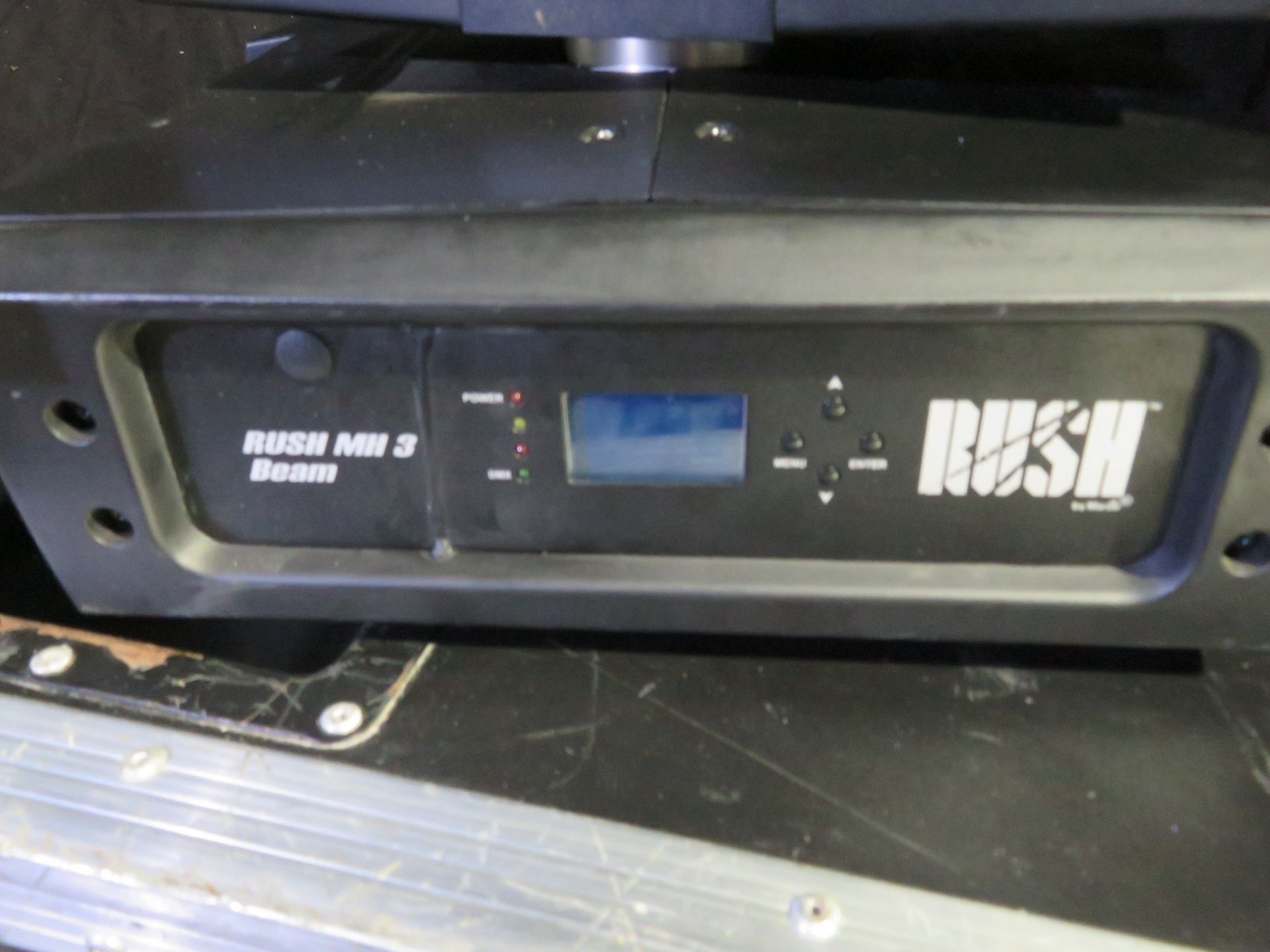 Pair of Martin Rush MH3 beam in twin flightcase - Image 6 of 11