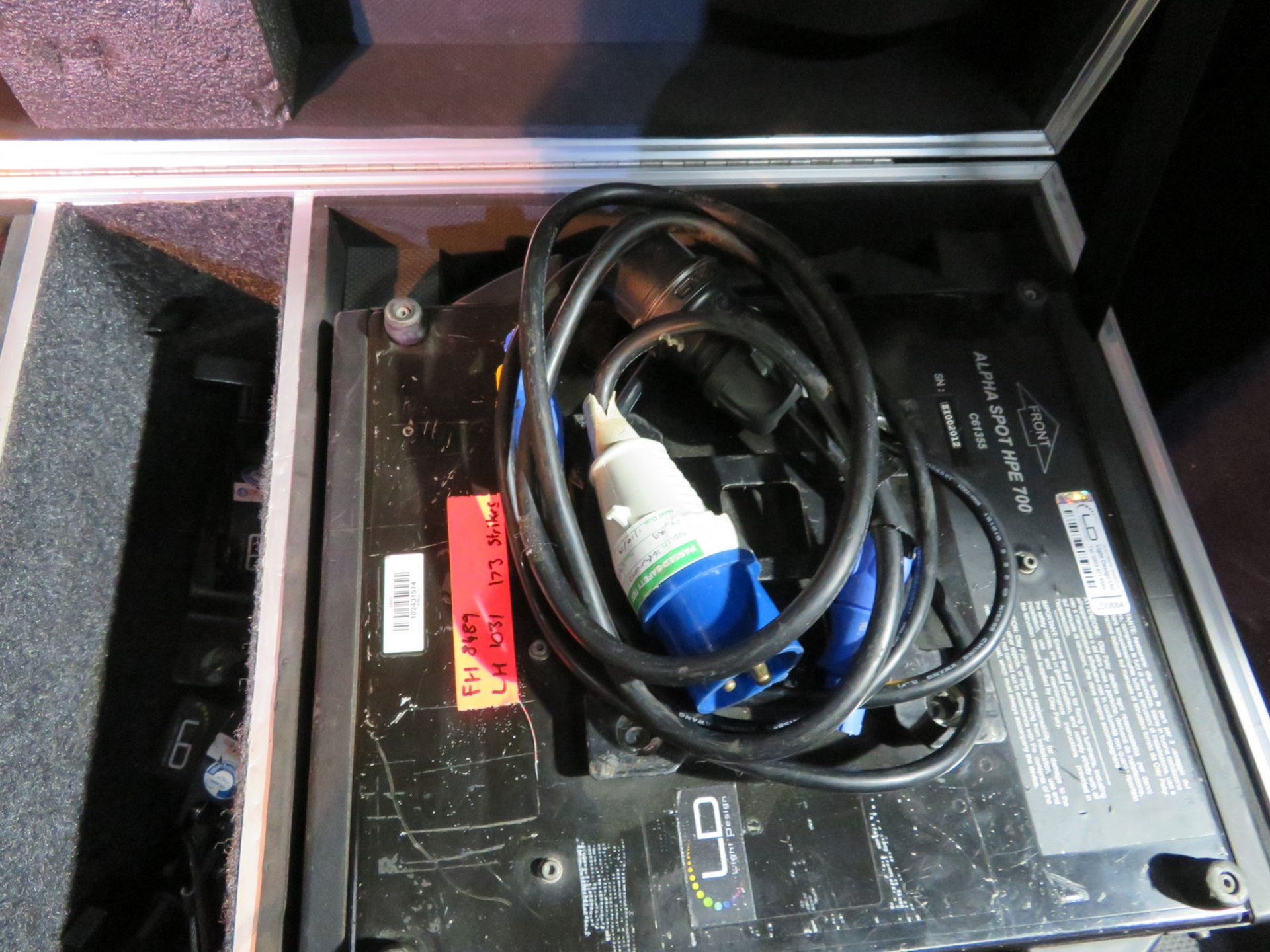 Pair of Clay Paky Alpha Spot HPE 700 in twin flightcase - Image 9 of 11