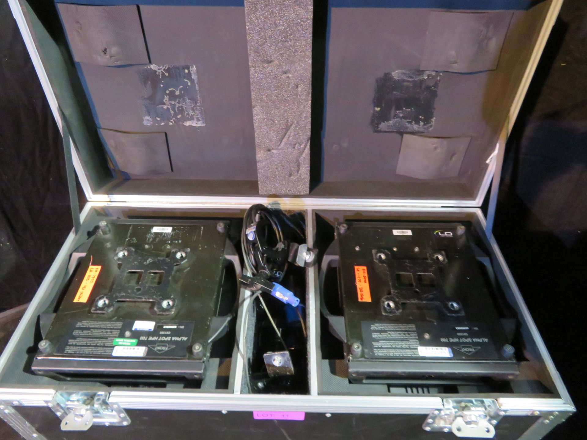 Pair of Clay Paky Alpha Spot HPE 700 in twin flightcase - Image 9 of 11