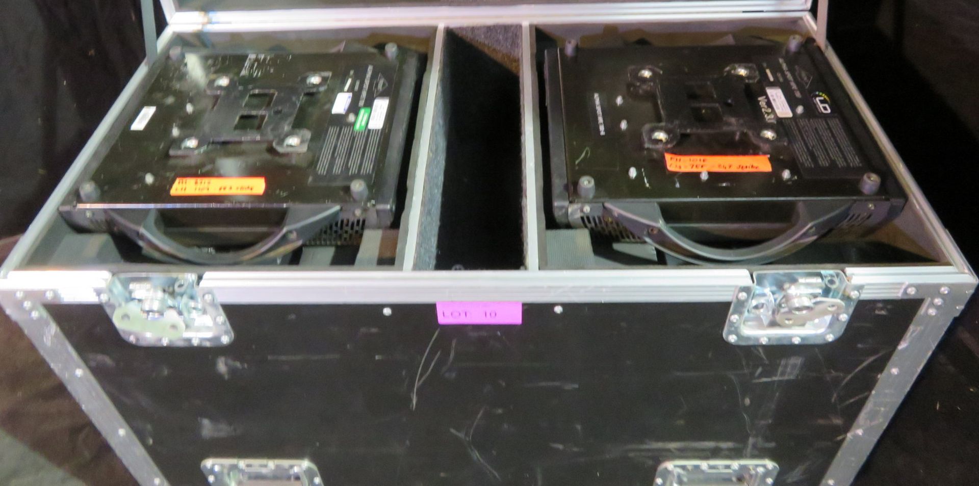 Pair of Clay Paky Alpha Spot HPE 700 in twin flightcase - Image 9 of 11