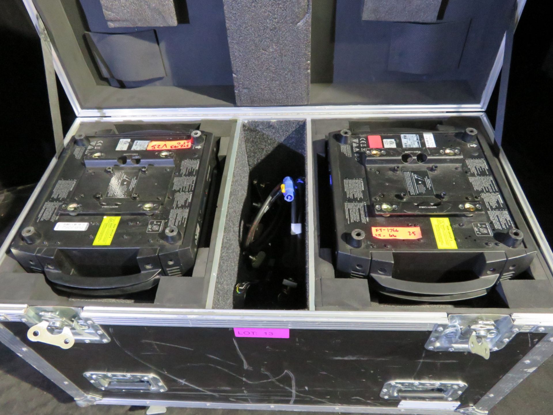 Pair of Martin Rush MH3 beam in twin flightcase - Image 9 of 11