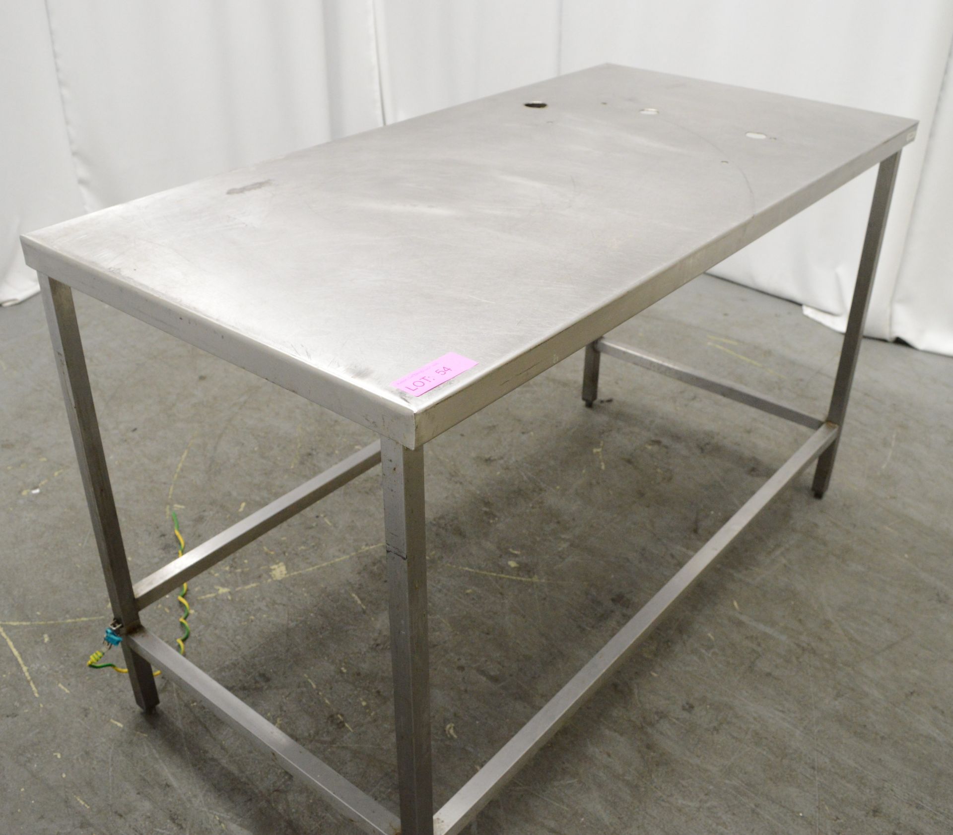 Preparation table 1400mm W x 700mm D x 870mm H - Image 2 of 6