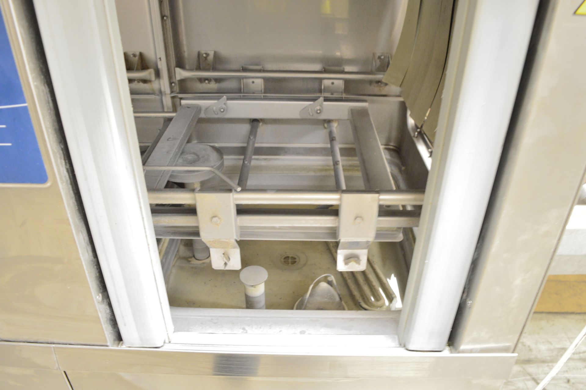 Electrolux WTM140ELA pass through dishwasher, 2016 model, 3 phase electric, comes with inl - Image 6 of 11