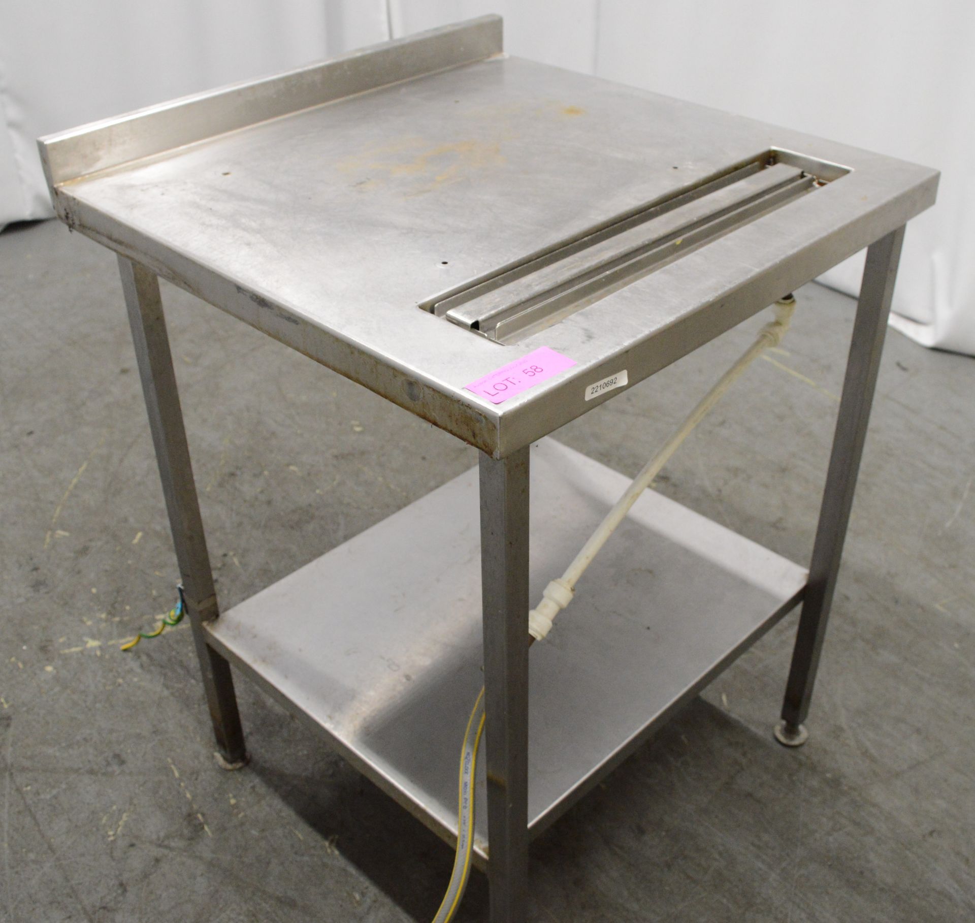Preparation table 700mm W x 700mm D x 870mm H - Image 2 of 5