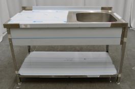 Single sink basin unit with right hand drainer 1400x700x900mm (LxDxH)