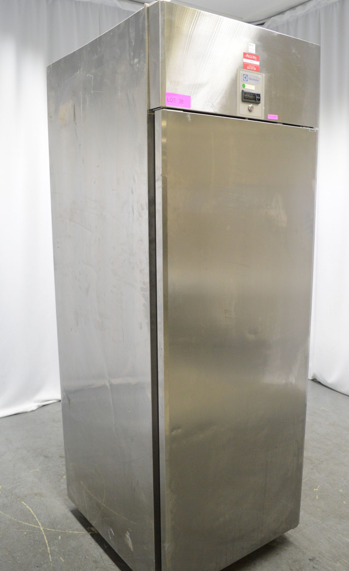 Electrolux RE471FRG single door fridge, 1 phase electric - Image 2 of 7