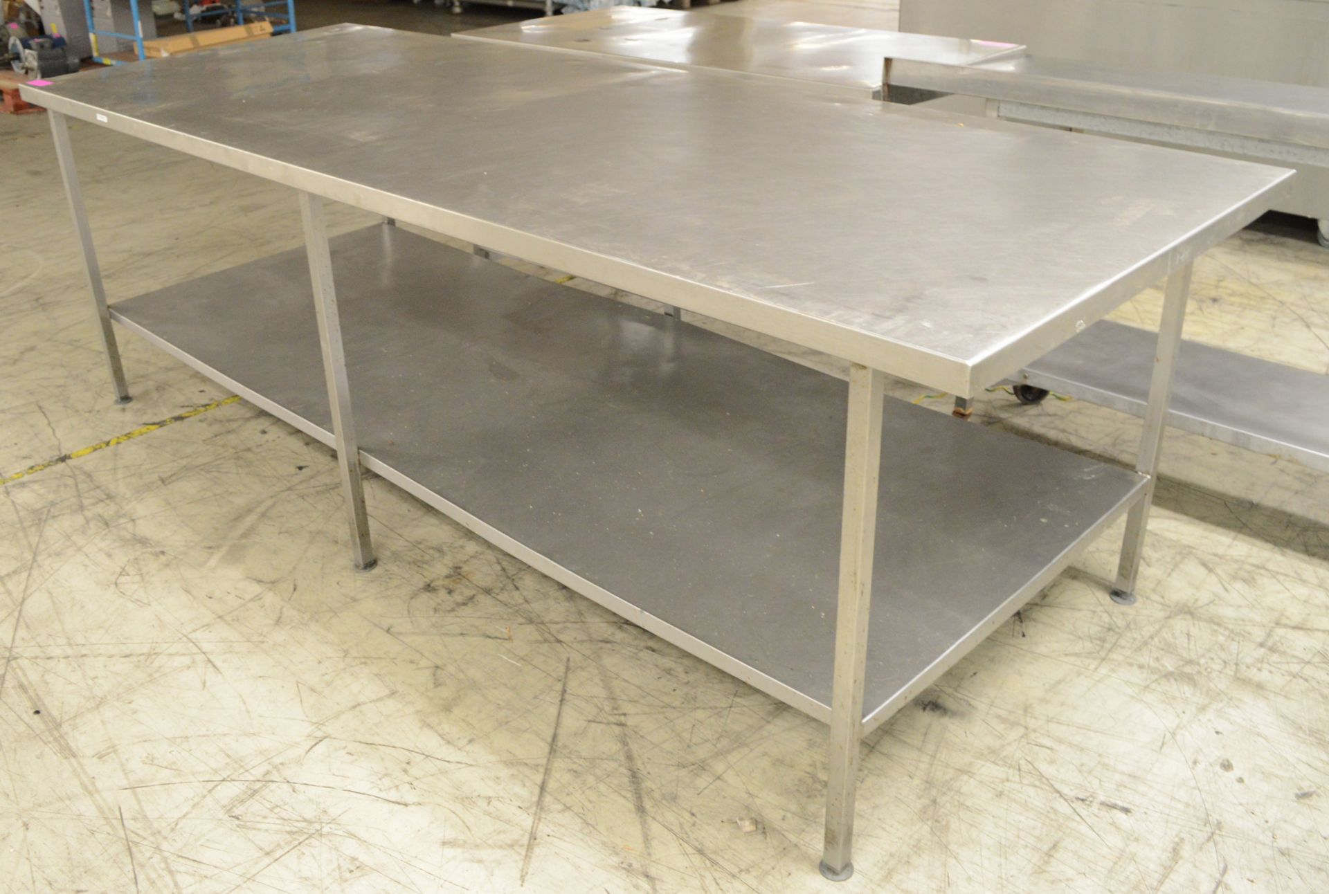 Preparation table 2700mm W x 1000mm D x 870mm H - Image 2 of 3