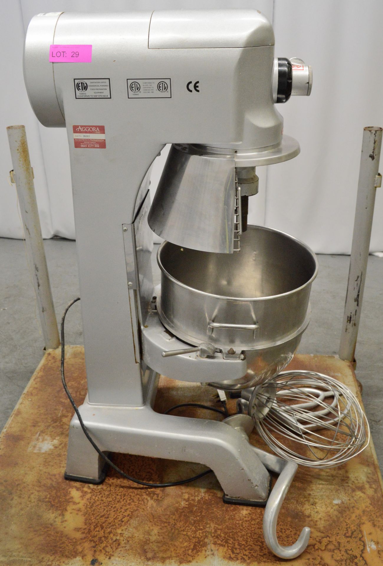 Quattro food mixer with attachments, 1 phase electric - Image 2 of 9