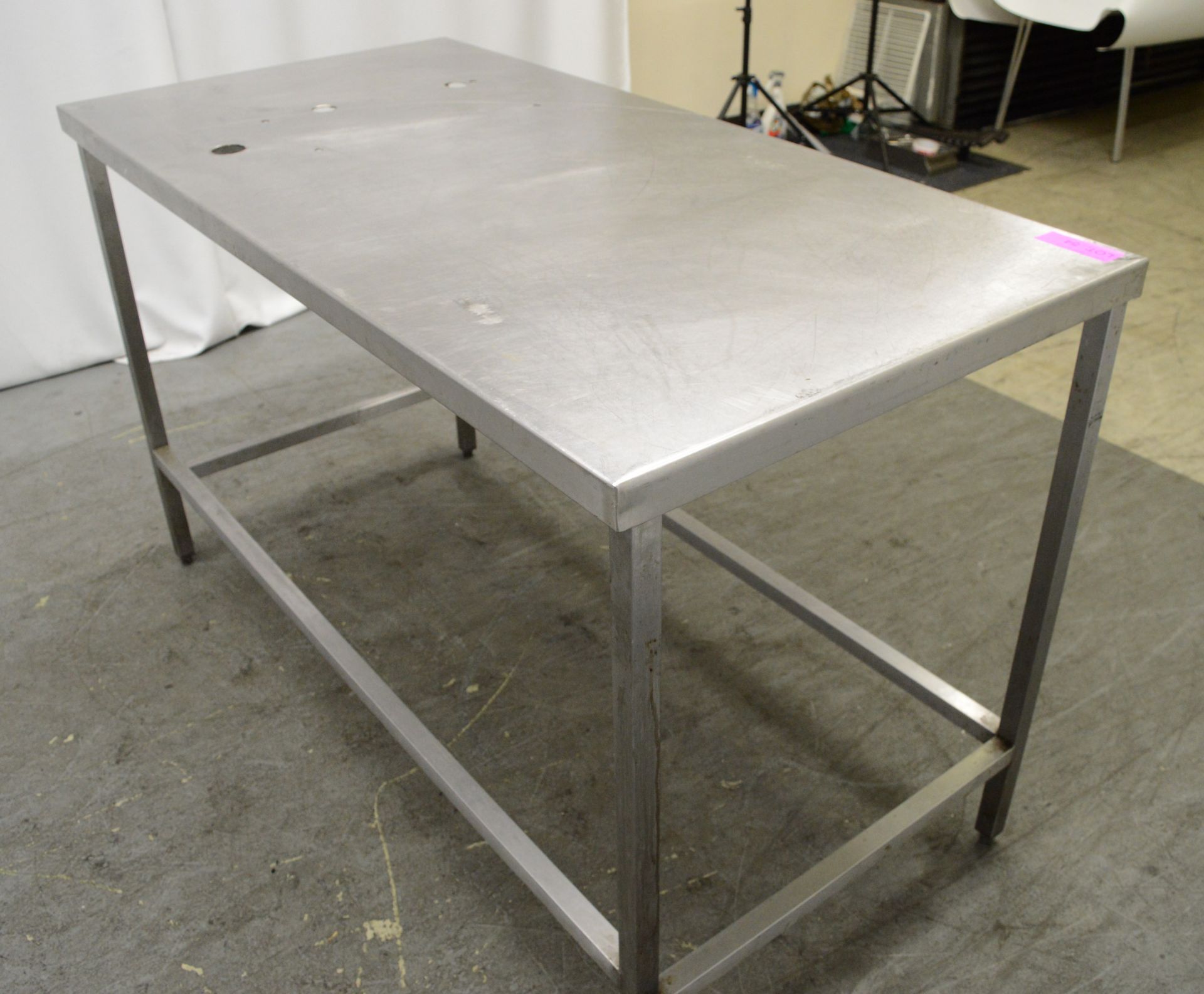 Preparation table 1400mm W x 700mm D x 870mm H - Image 3 of 6