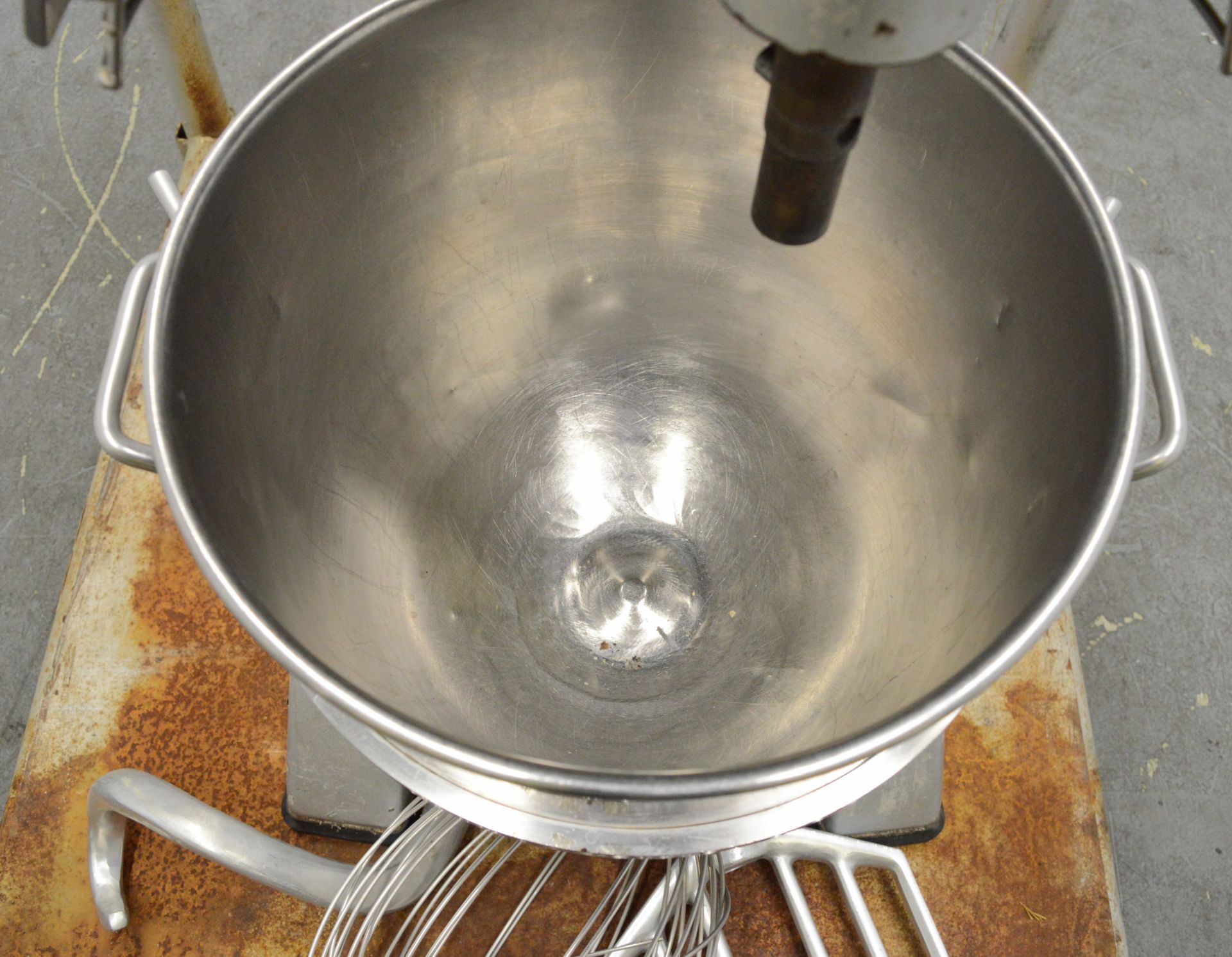 Quattro food mixer with attachments, 1 phase electric - Image 8 of 9