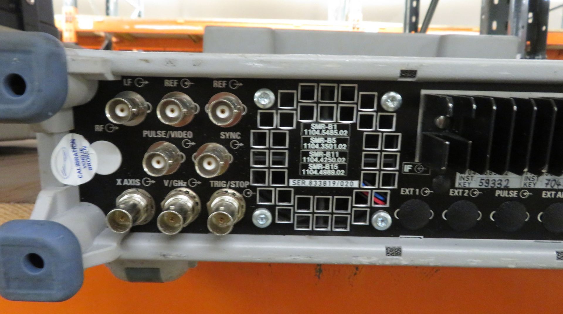 Rohde & Schwarz signal generator 10MHz - 20GHz in case - Image 5 of 6