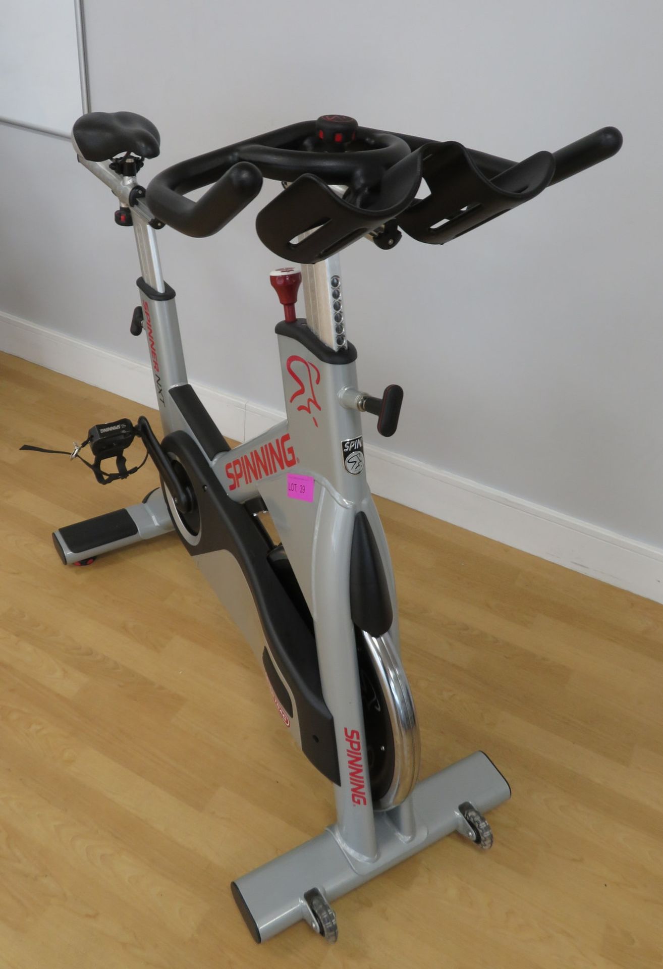 Star Trac Model: NXT Spinner Spin Bike. Adjustable Seat & Handle Bars. Dimensions: 120x53x - Image 2 of 10