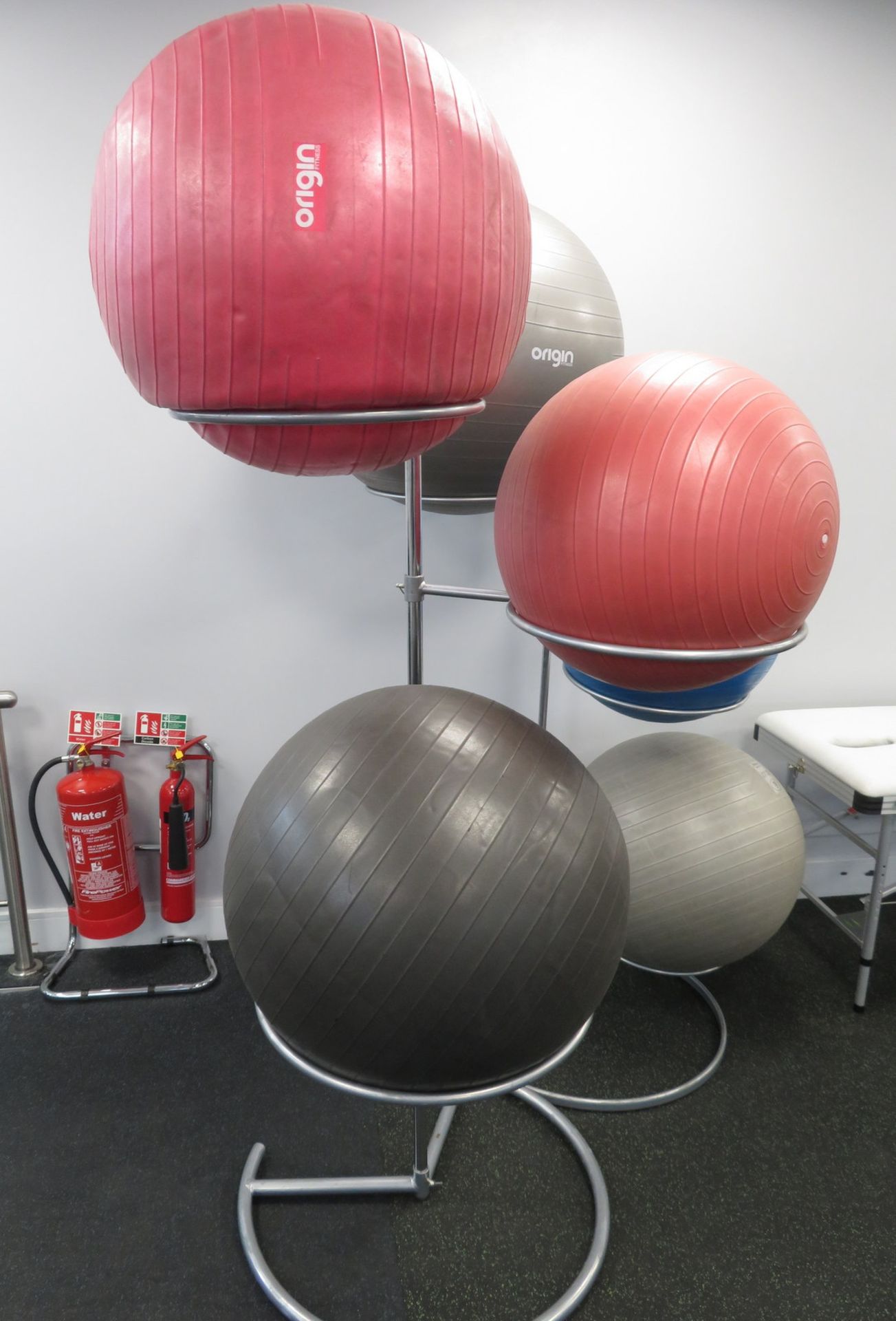 6x Pilates/Yoga Exercise Balls With 2 Stands - Various Sizes. - Image 6 of 6