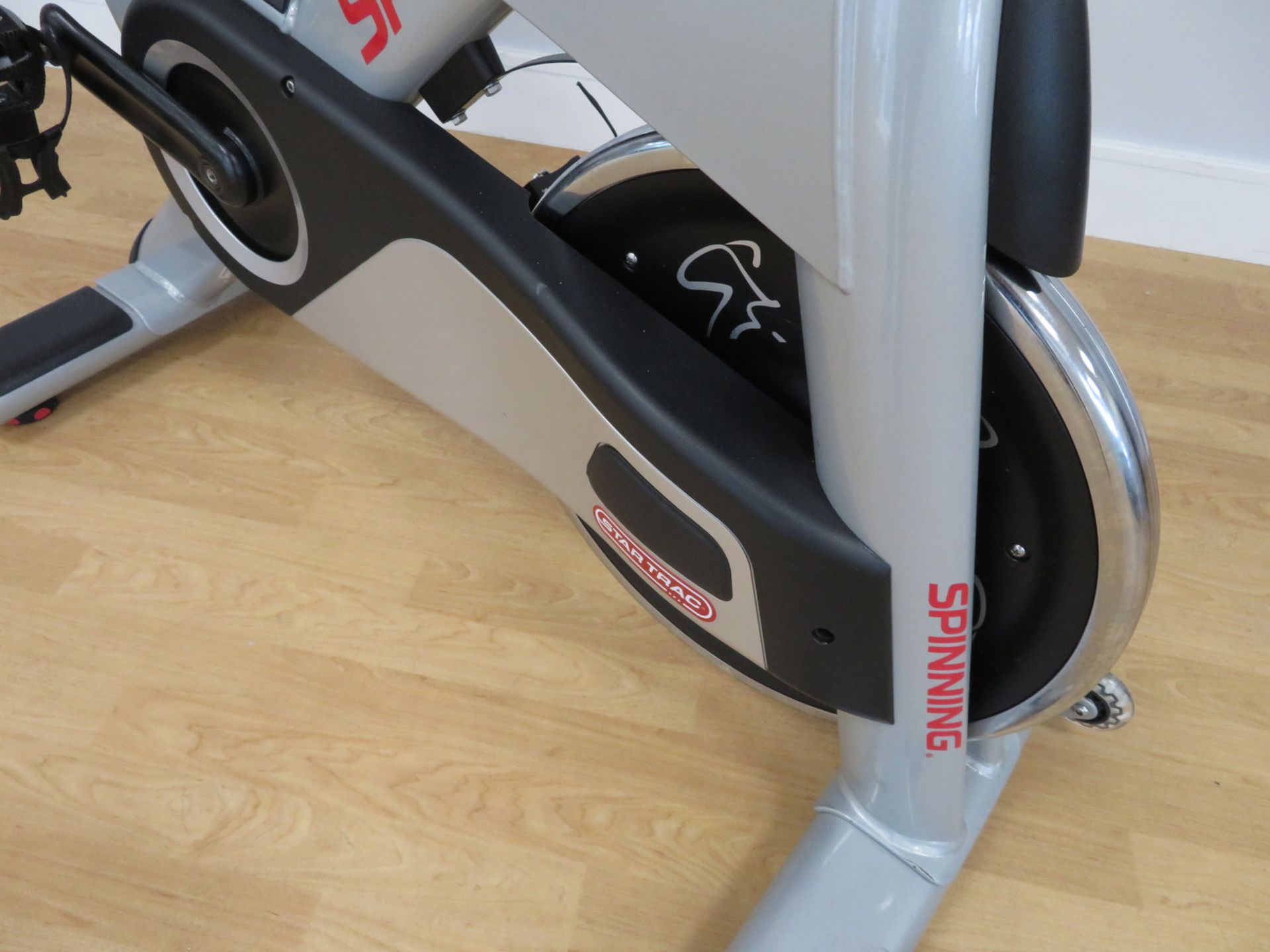 Star Trac Model: NXT Spinner Spin Bike. Adjustable Seat & Handle Bars. Dimensions: 120x53x - Image 3 of 11