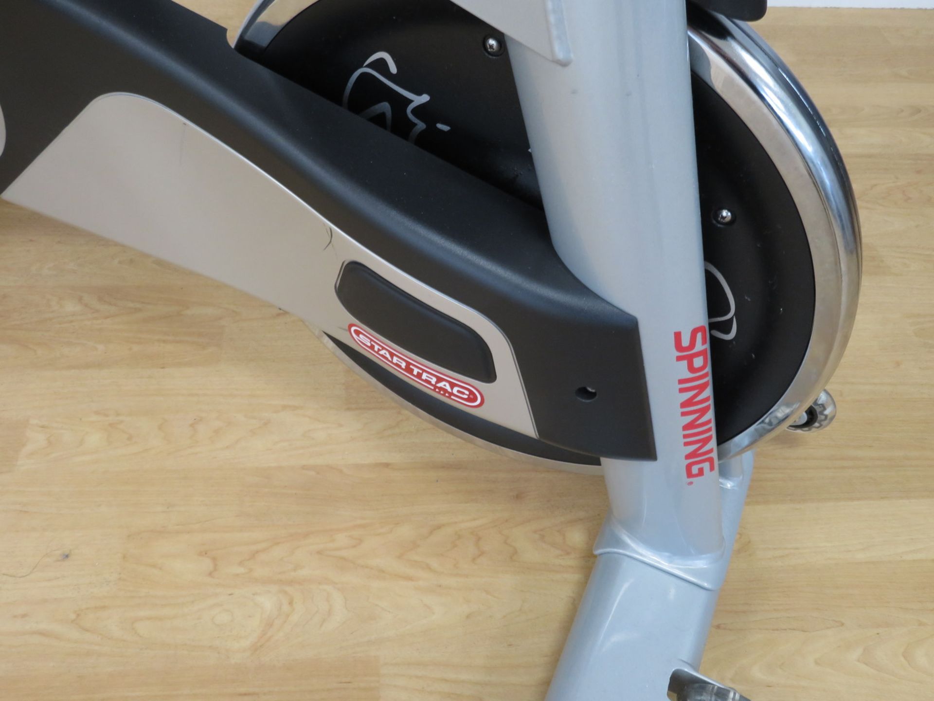 Star Trac Model: NXT Spinner Spin Bike. Adjustable Seat & Handle Bars. Dimensions: 120x53x - Image 4 of 10