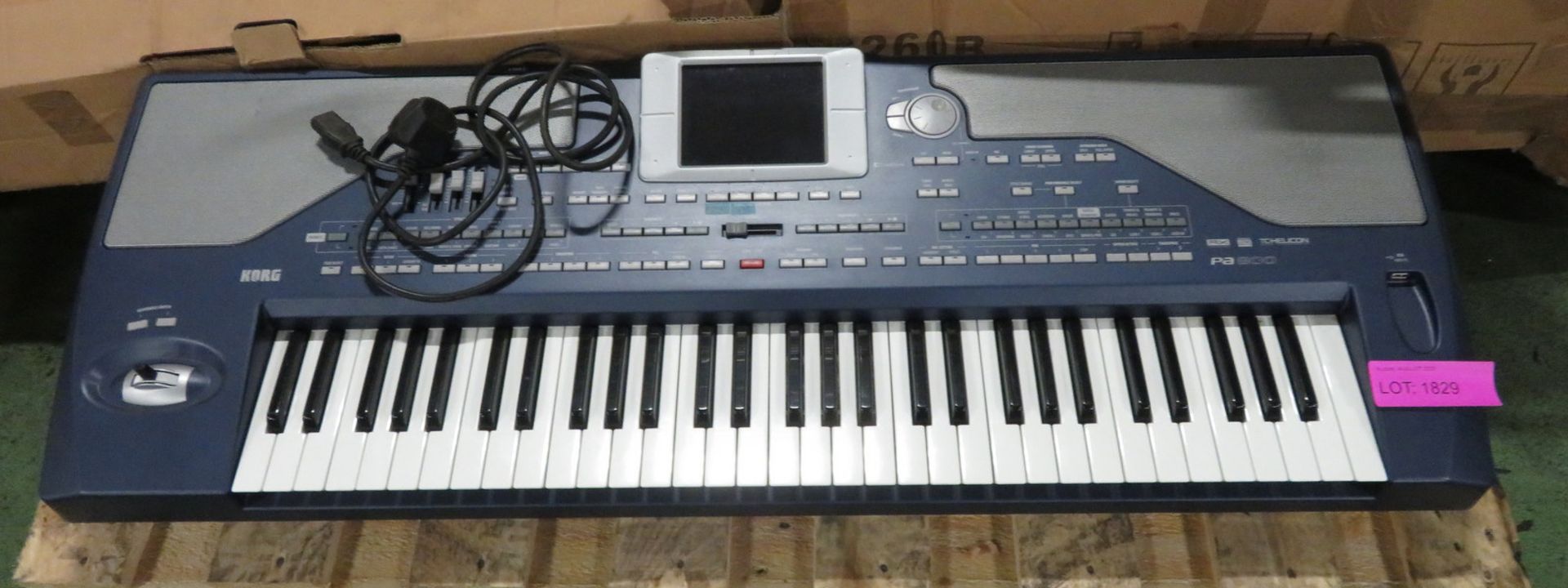 Korg PA800 electronic keyboard
