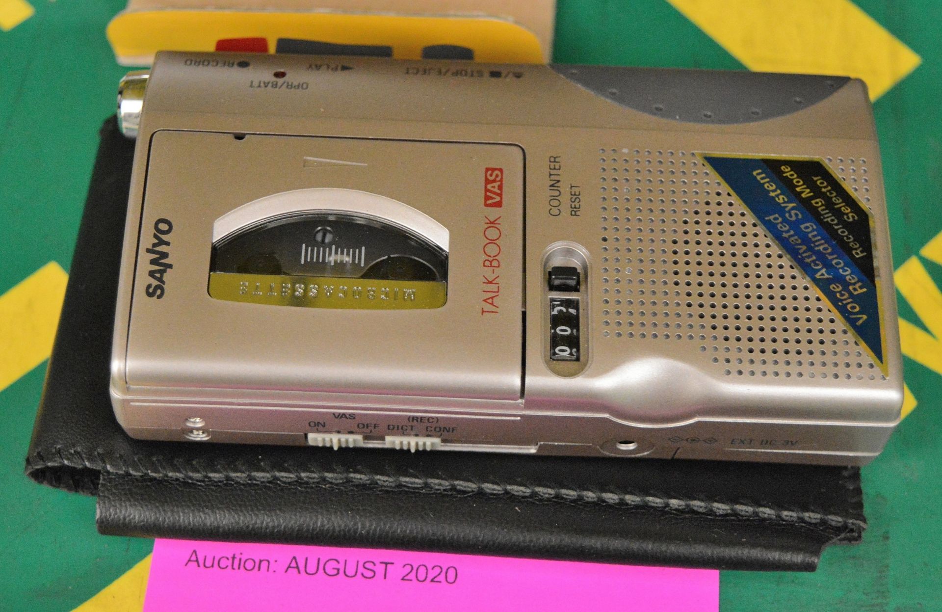 Sanyo TRC-680M Micro cassette Recorder - Image 2 of 2