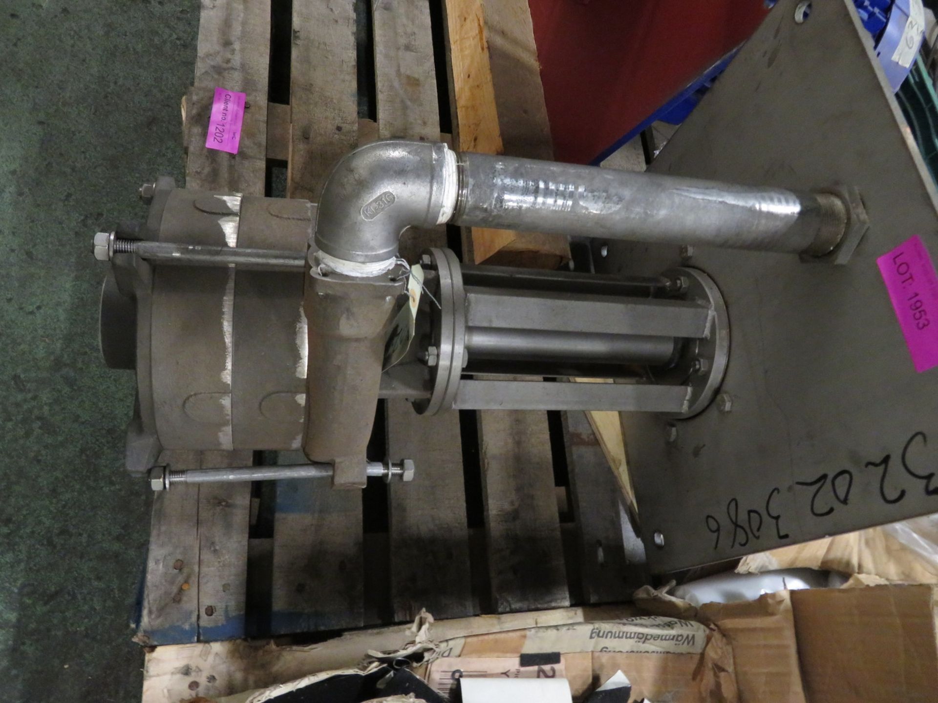 Heavy duty motor with flange assembly - Image 3 of 3