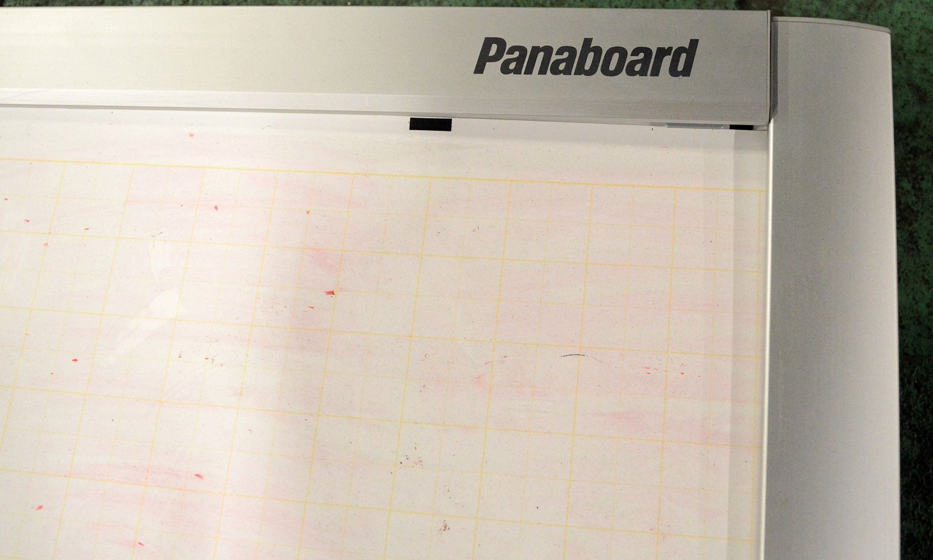 Panasonic UB-5825 whiteboard - no accessories - Image 3 of 4