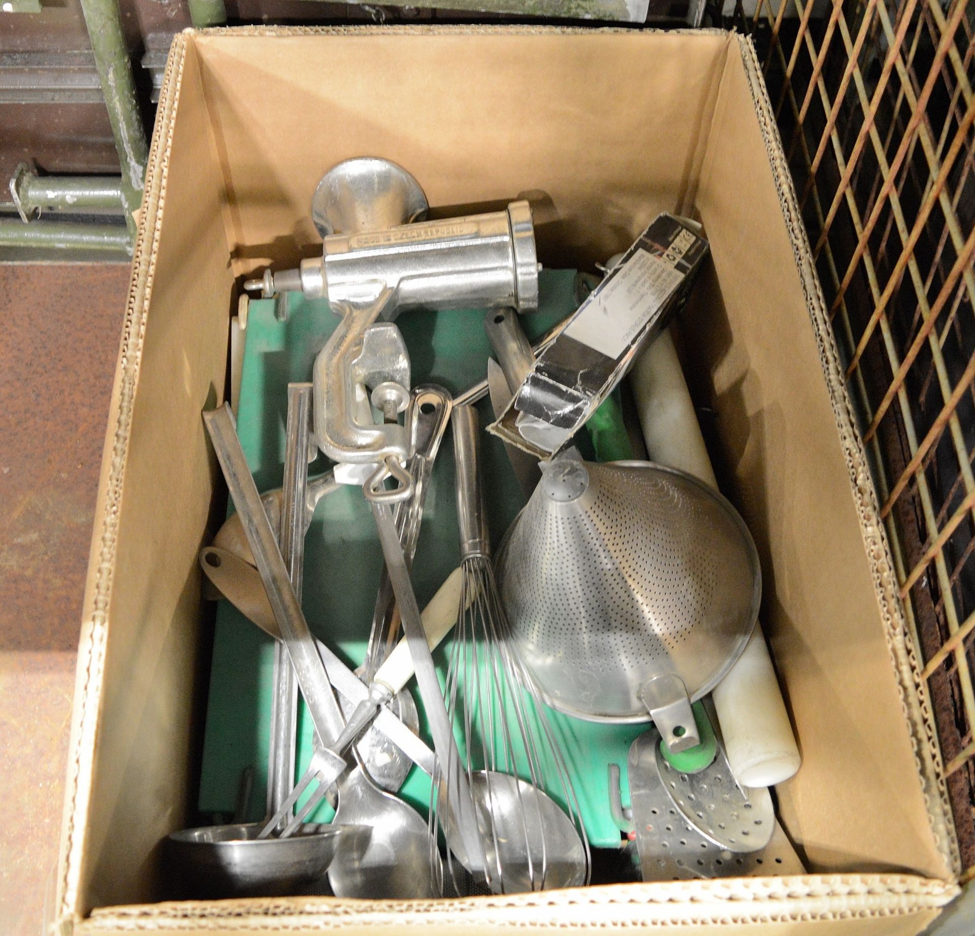Field Kitchen set - cooker, oven, utensil set in carry box, norweigen food boxes, accessor - Image 4 of 4