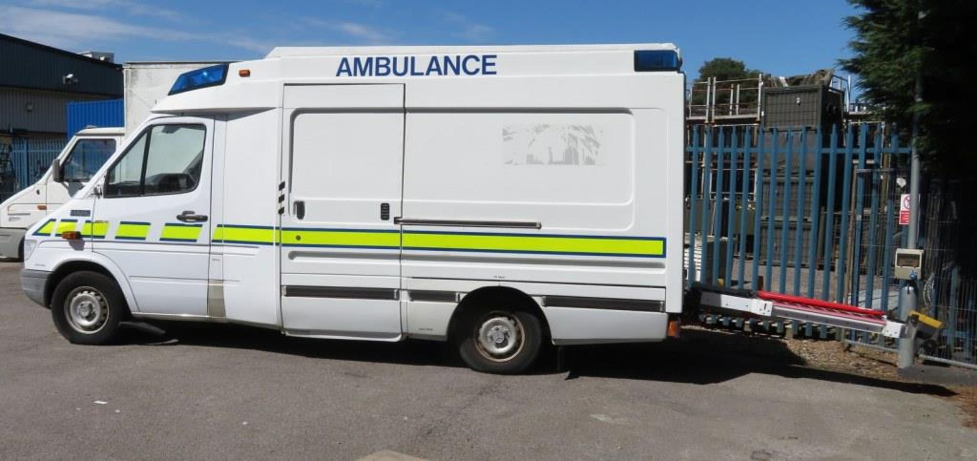 Mercedes Benz 312D Ambulance - first reg 08/07/1997 - Sprinter 312 D MWB - 2874CC - 3500kg