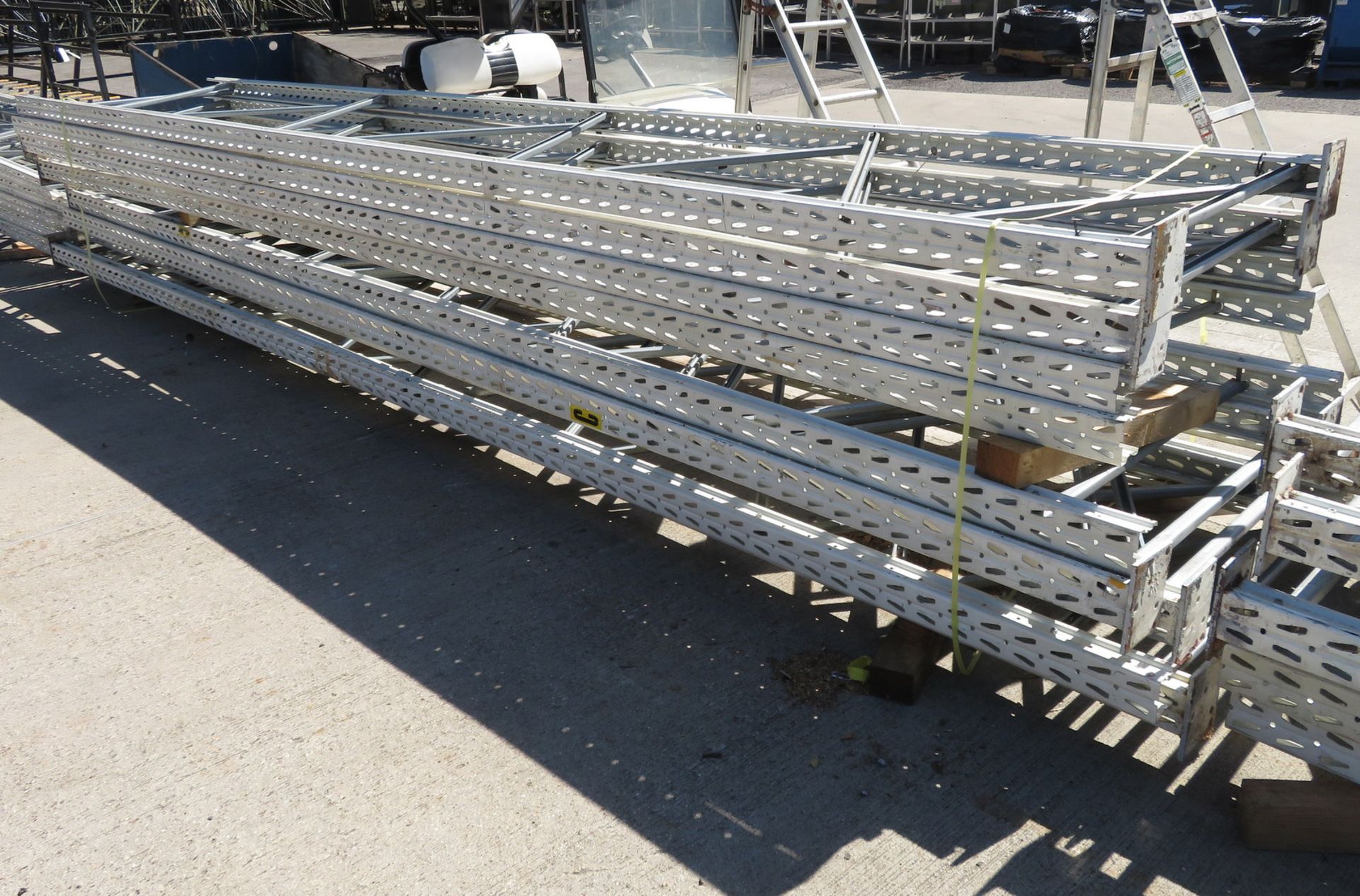 Racking assembly - 19x Uprights - 5700mm high x 1050mm wide, 140x Beams - 3300mm long - Image 6 of 7