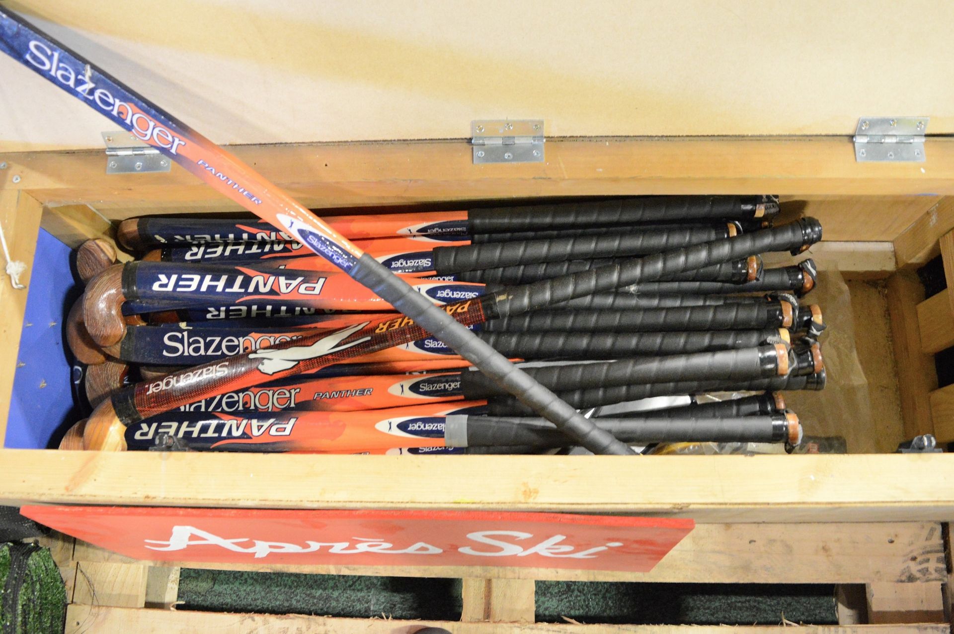 Slazenger hockey sticks in wooden storage box - Image 2 of 2