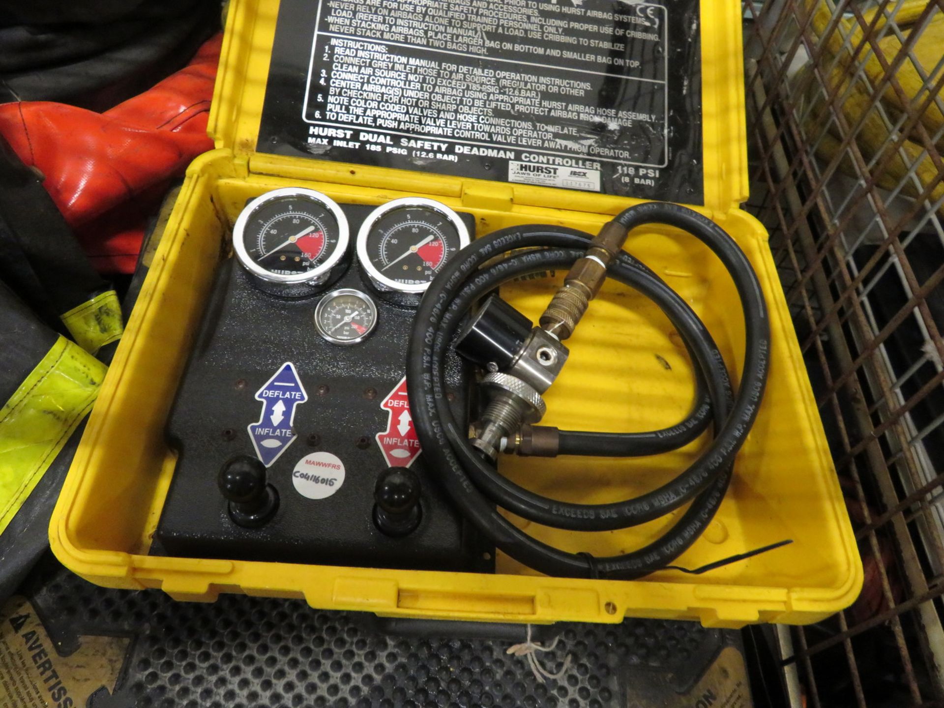 Hydraulic Air Bag Lifting Equipment - lifting bag, controller, hoses, gauge kit - Image 4 of 5
