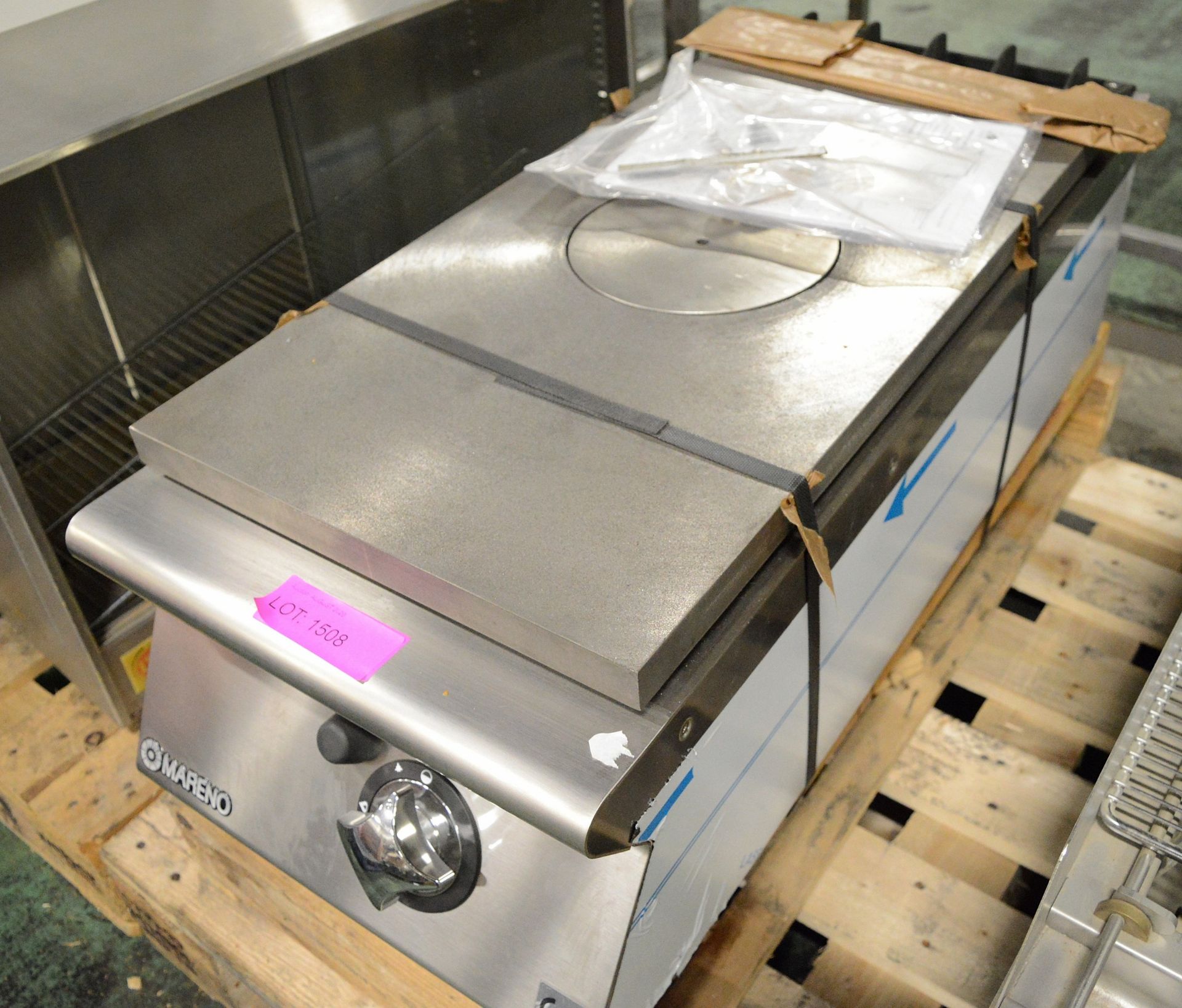 Mareno MNS94G Solid Hotplate W400 x D900 x H300mm - Image 2 of 2