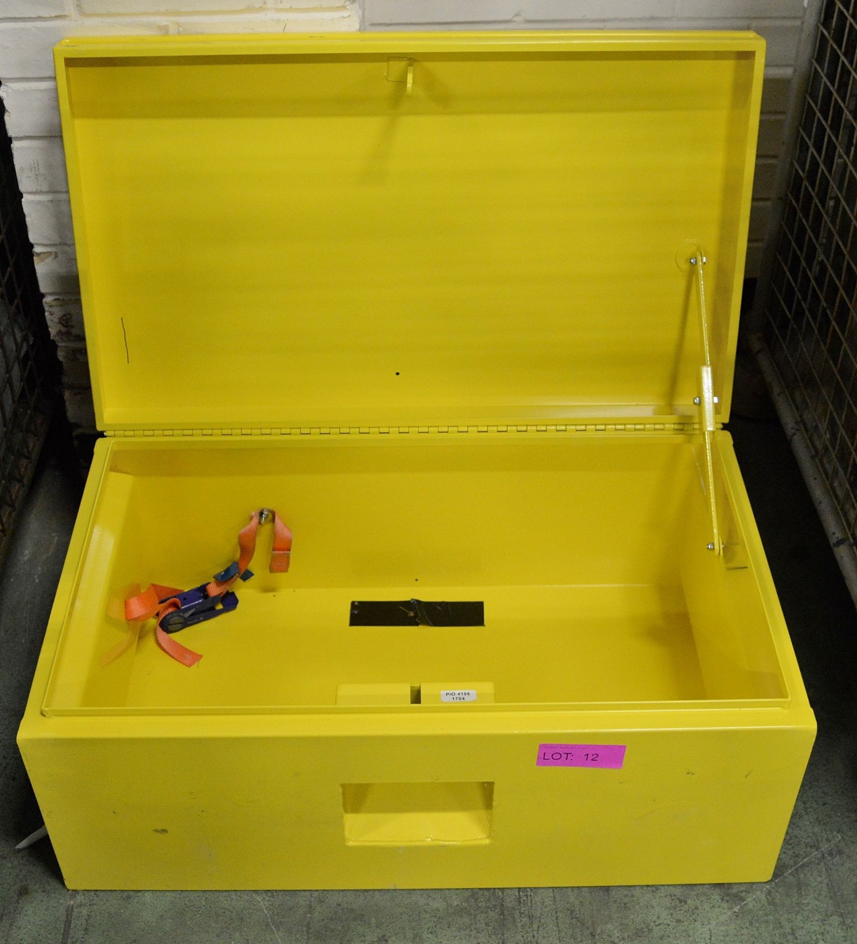 Metal Storage / Tool box - 820 x 485 x 360 - Image 2 of 2