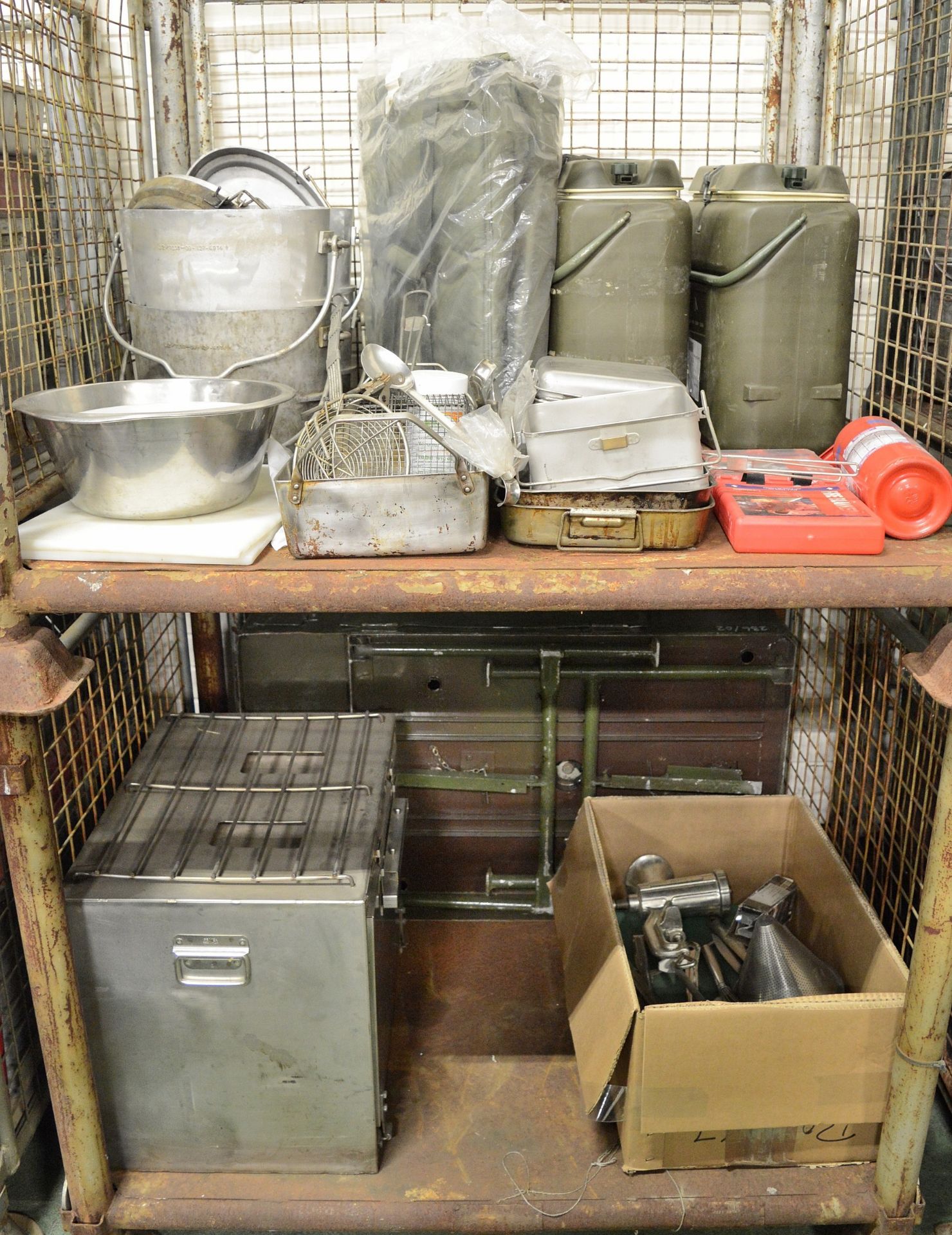 Field Kitchen set - cooker, oven, utensil set in carry box, norweigen food boxes, accessor