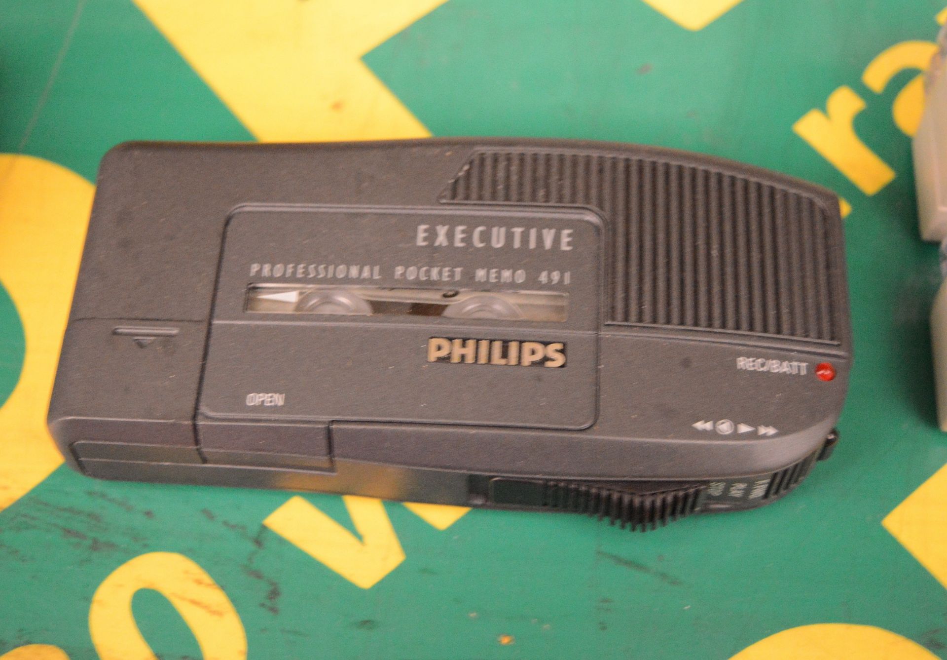 7 Various Philips Pocket Memo Dictation machines and tapes - Image 3 of 3